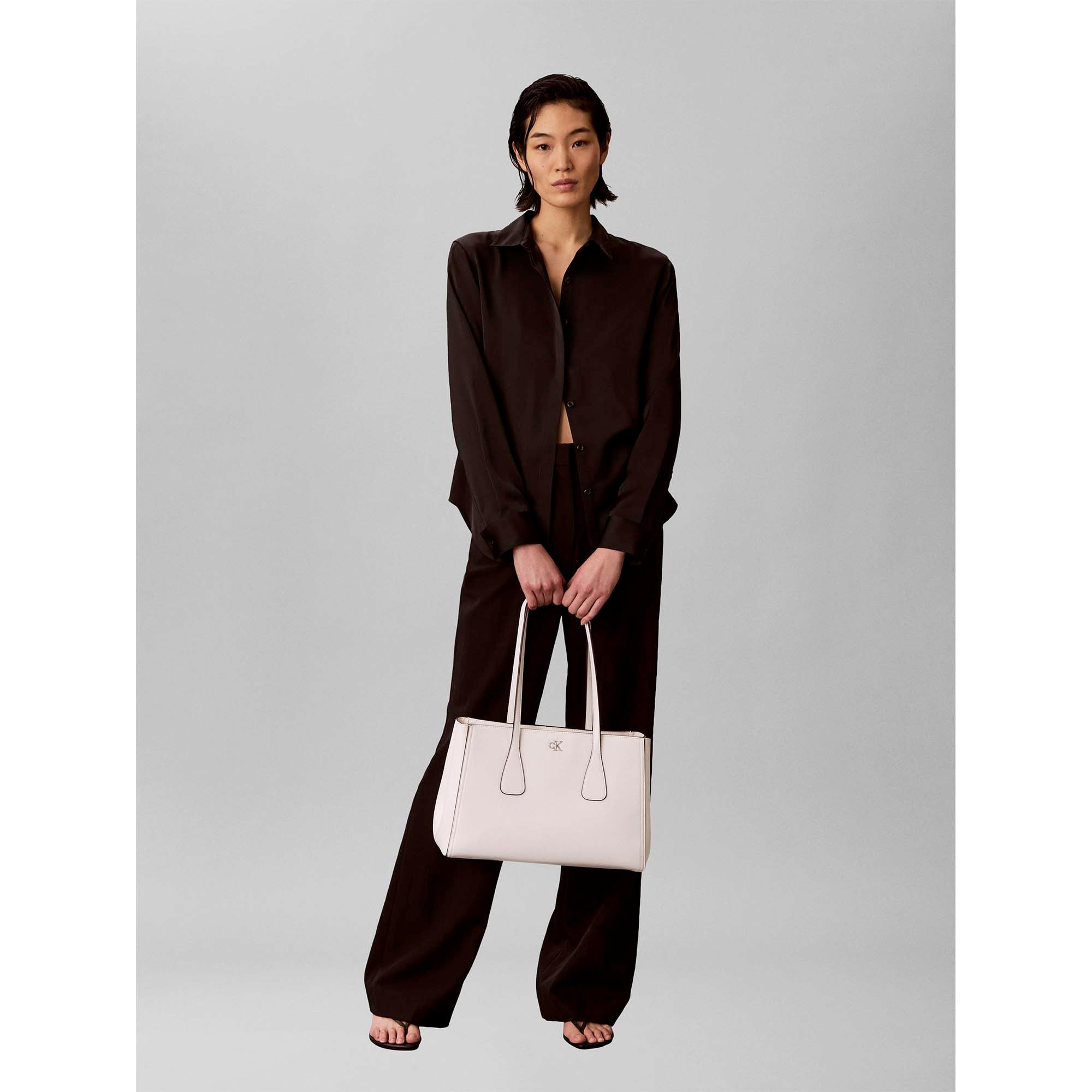 CK_MEDIUM_WORK_TOTE_LV04F3442G_4LX_Image_4