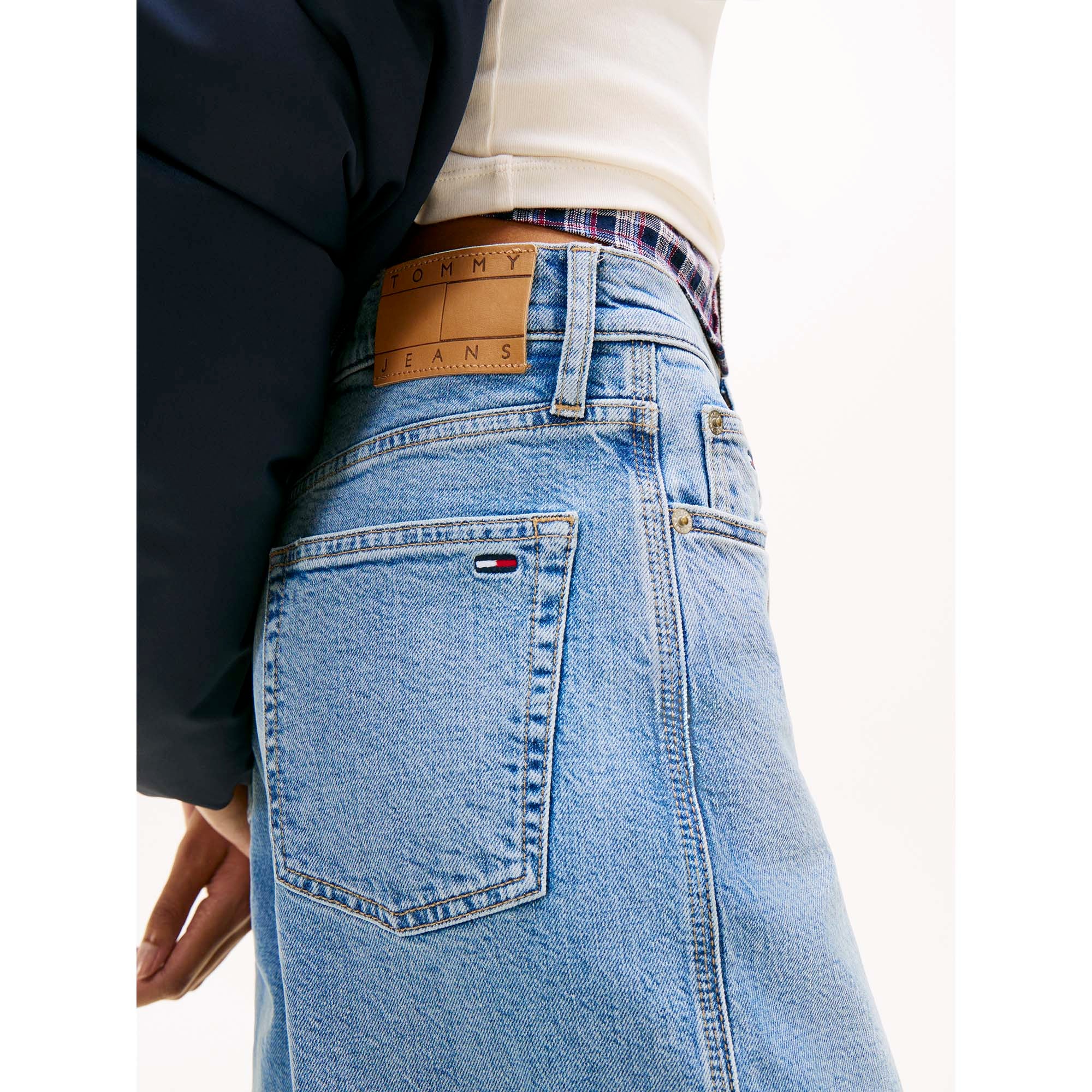 CLAIRE_HR_WD_EI5113_DW0DW21985_1A5_Image_5