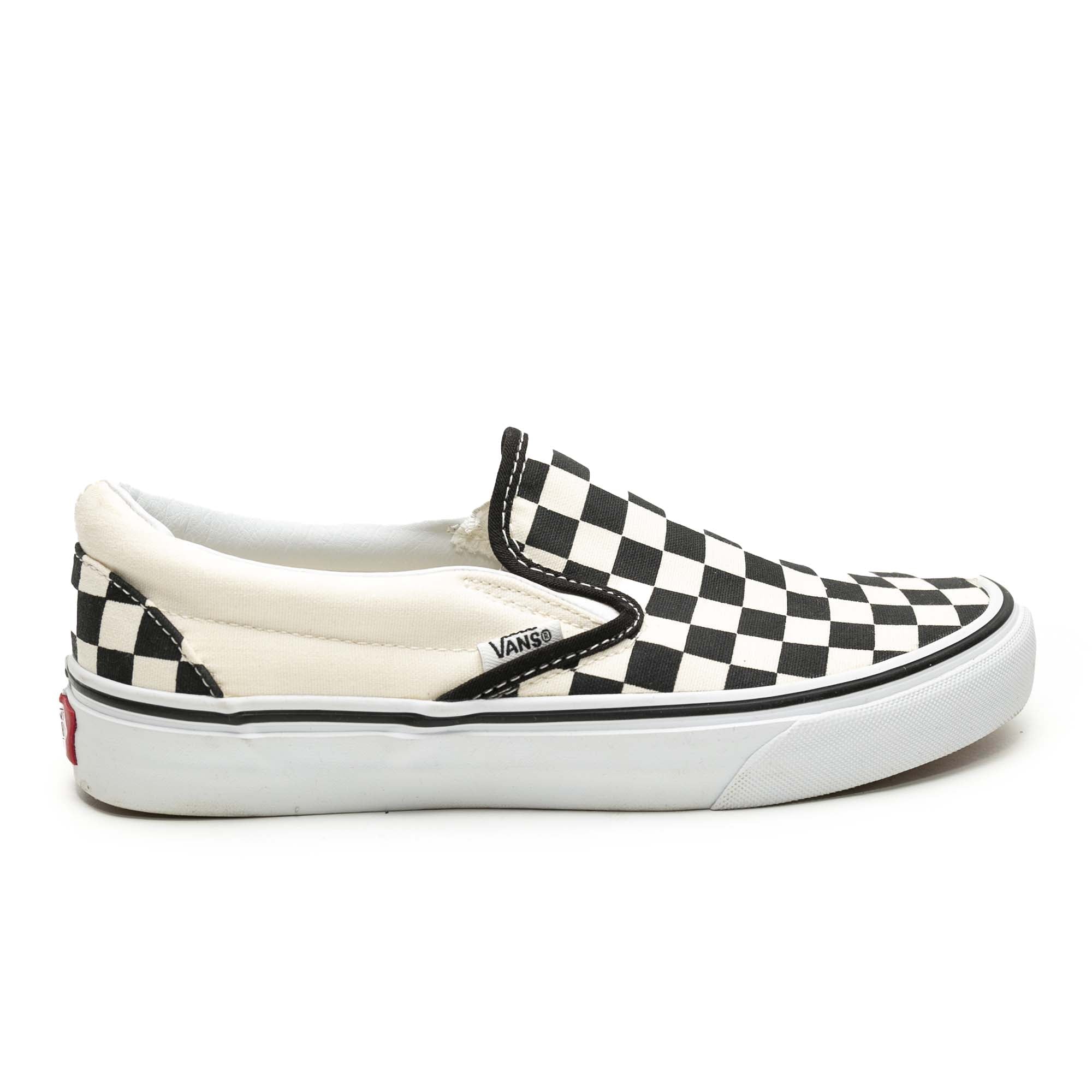 CLASSIC_SLIP-ON_CHBD_VN000EYEBWW_BLKWHTCH_Image_1