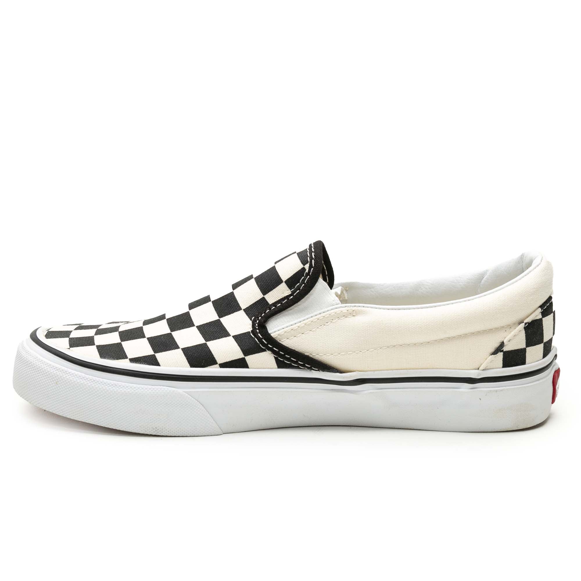 CLASSIC_SLIP-ON_CHBD_VN000EYEBWW_BLKWHTCH_Image_2