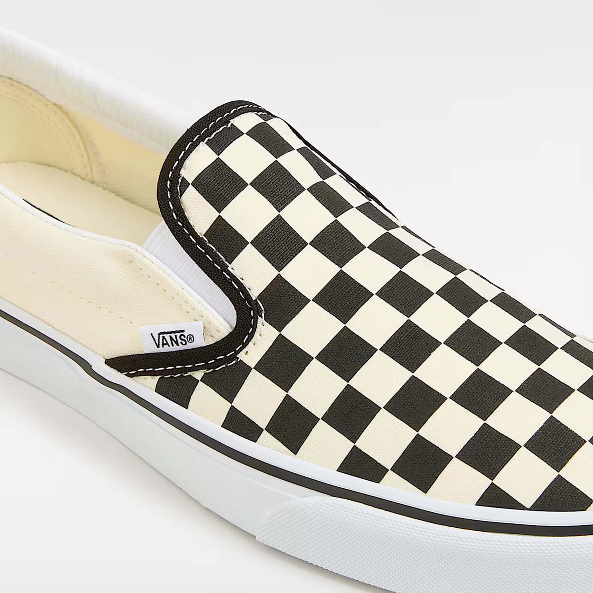 CLASSIC_SLIP-ON_CHBD_VN000EYEBWW_BLKWHTCH_Image_5
