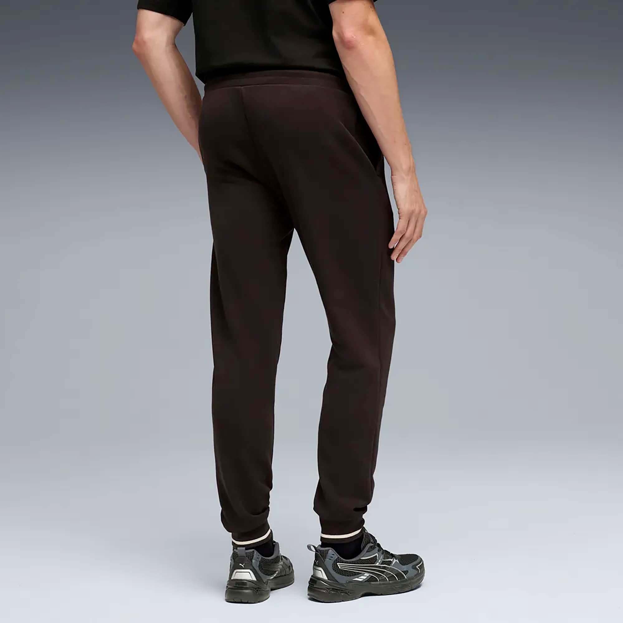 CLASS_SWEATPANTS_692229_01_Image_3