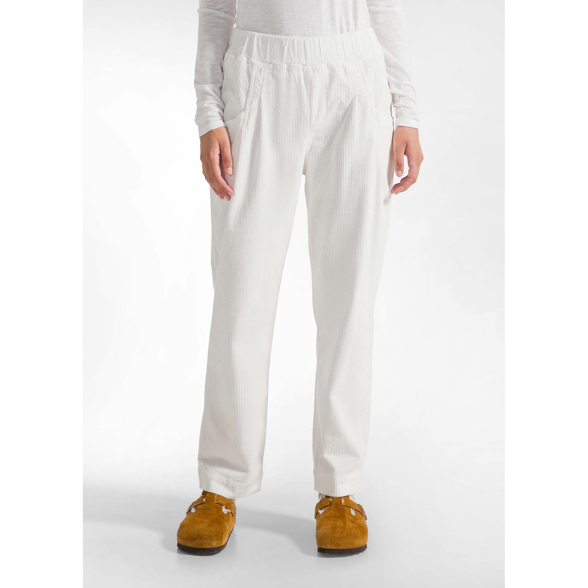 CORDUROY_PLEATED_PANTS_D12437_18001_Image_3