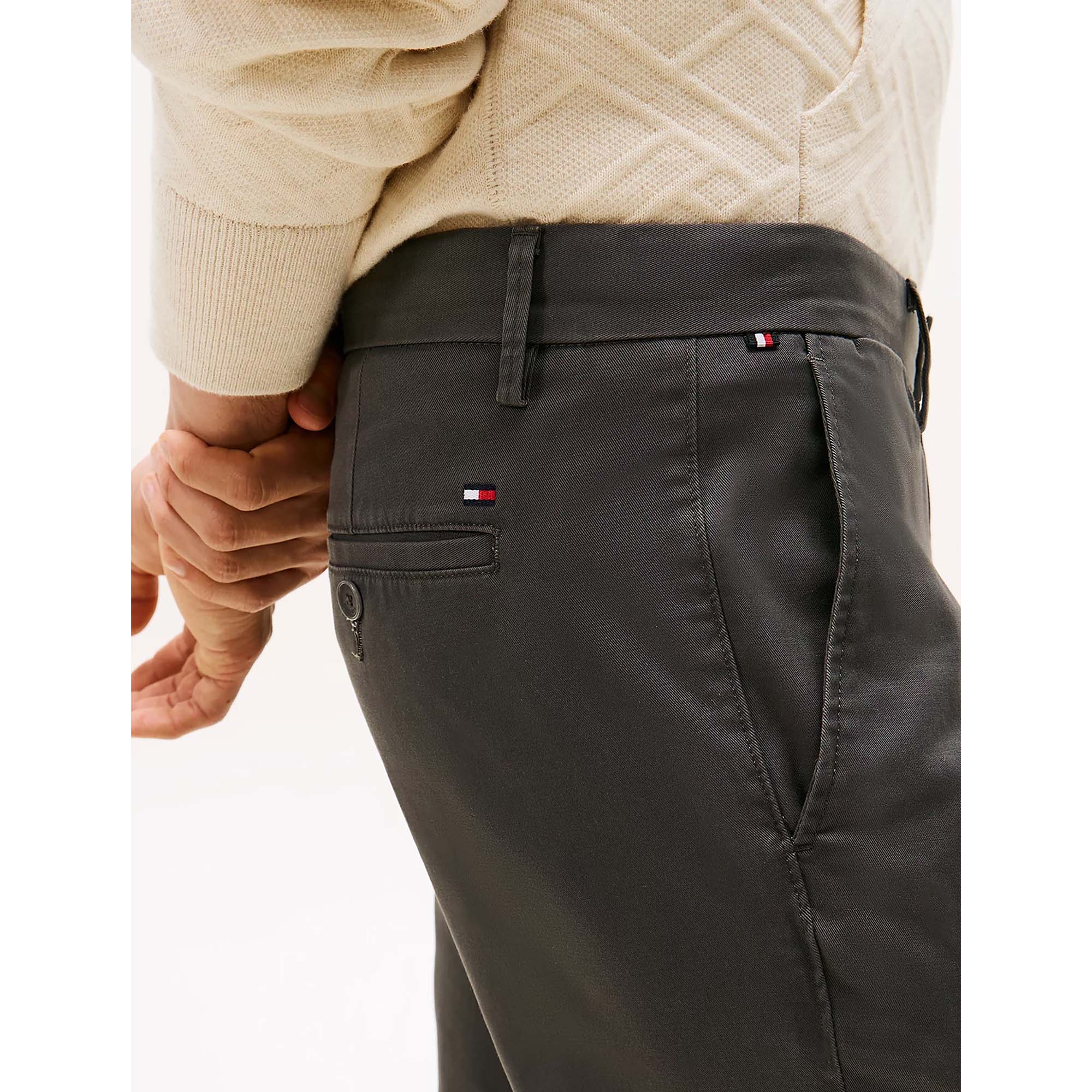 CORE_BLEECKER_1985_P_PTY_MW0MW28883_PTY_Image_4