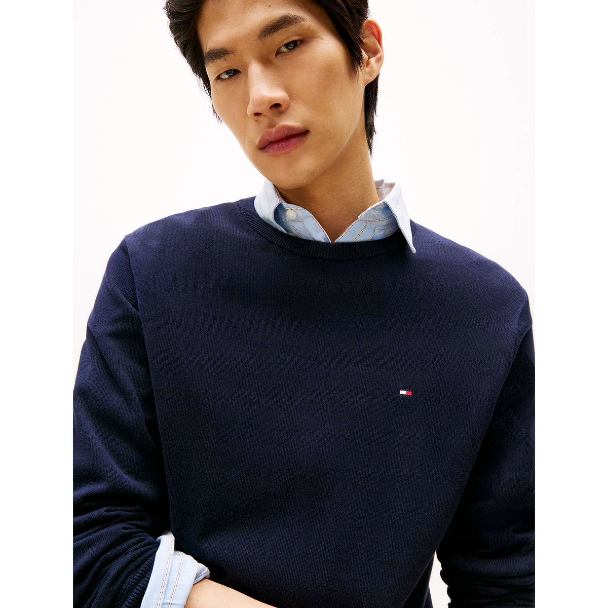 CORE_ESSENTIAL_COTTON_CREW_NECK_MW0MW14748_DW5_Image_5
