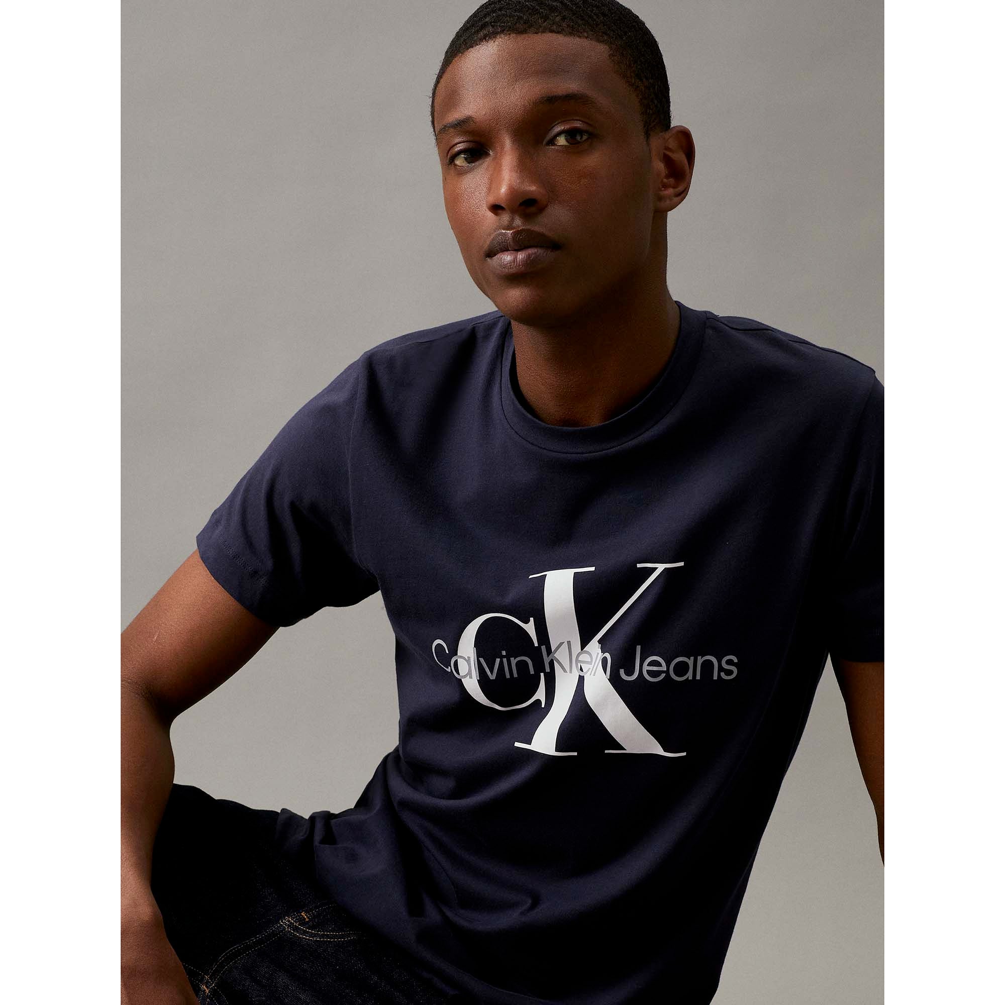 CORE_MONOLOGO_SLIM_T_CHW_J30J320935_CHW_Image_4