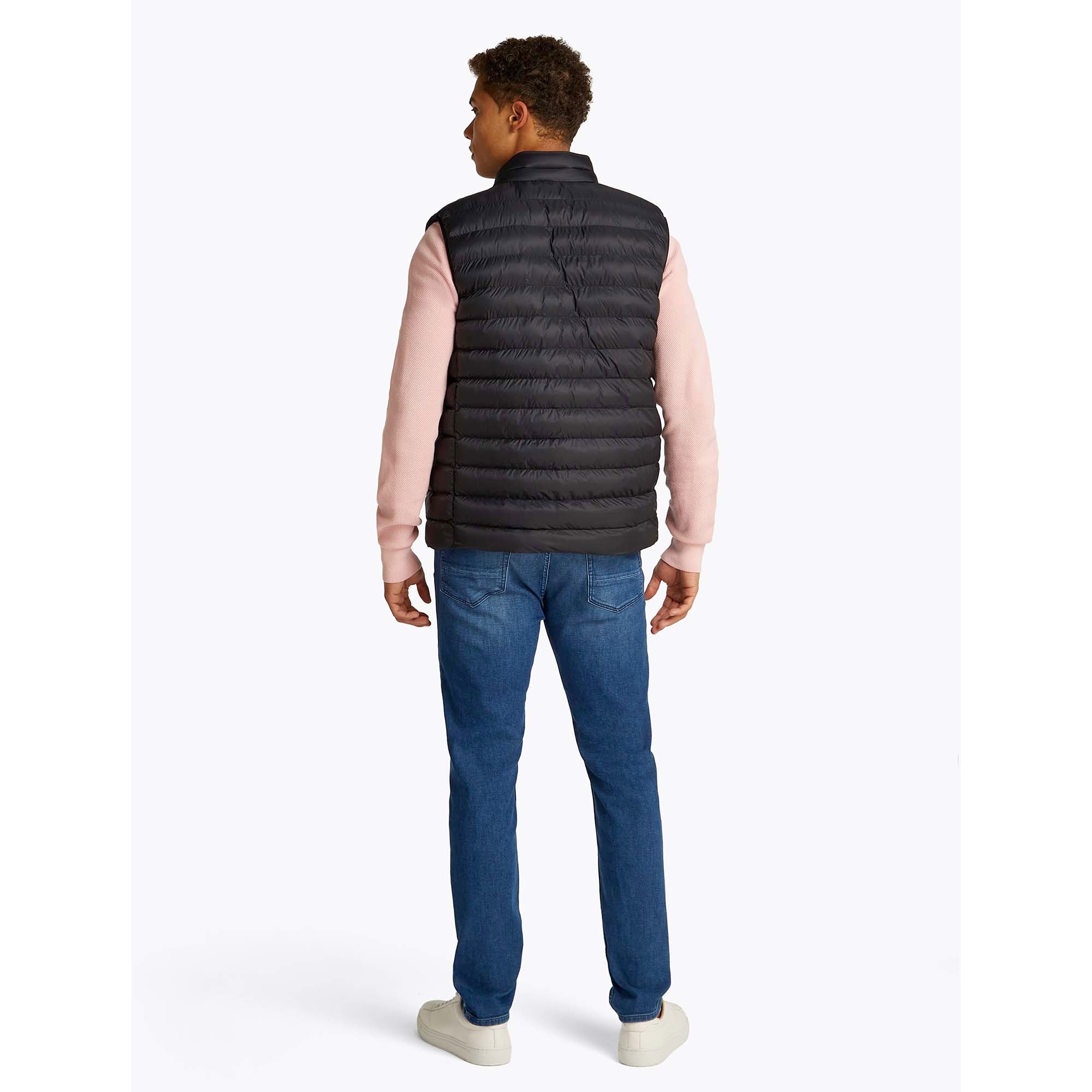 CORE_PACKABLE_RECYCLED_VEST_MW0MW39989_BDS_Image_4
