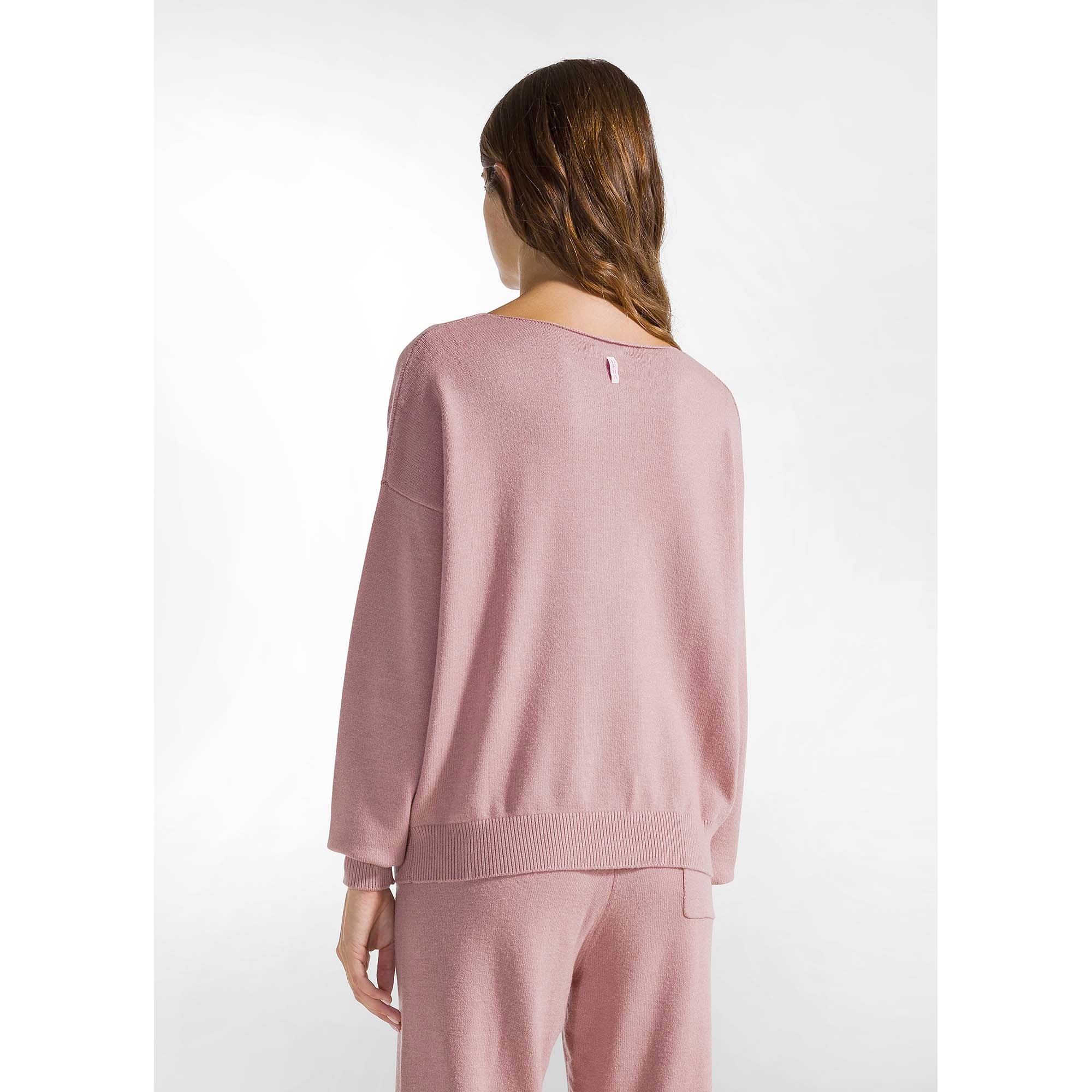 CREWNECK_SWEATER_A00720_26310_Image_3