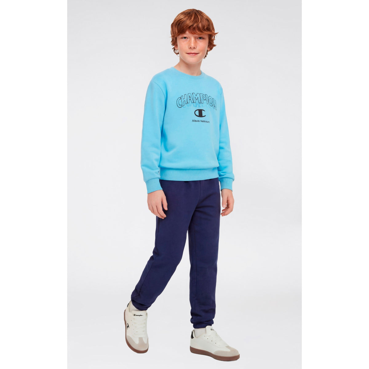 CREWNECK_SWEATSUIT_307537_BS226_Image_2
