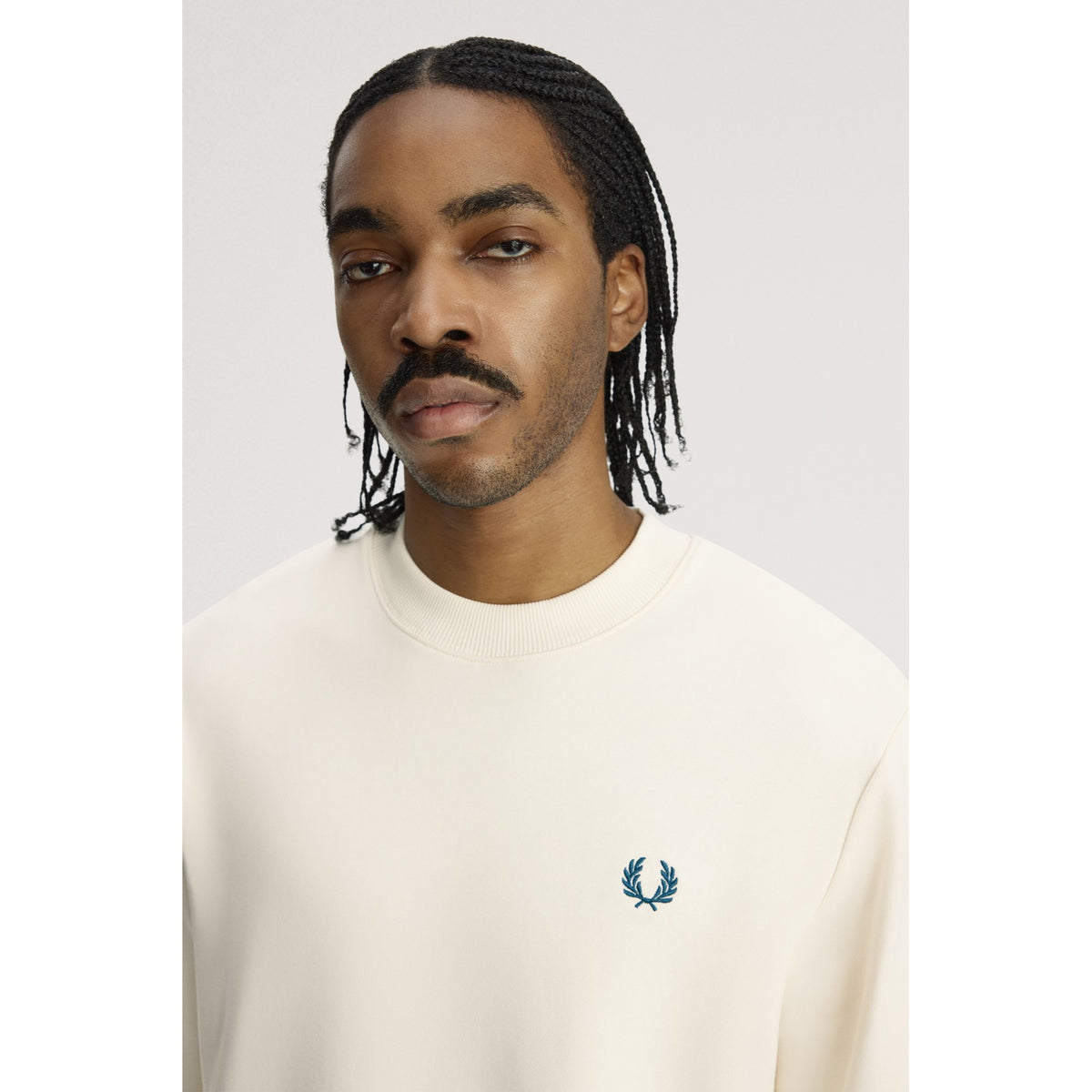 CREW_NECK_SWEATSHIRT_M7535_79D_Image_4