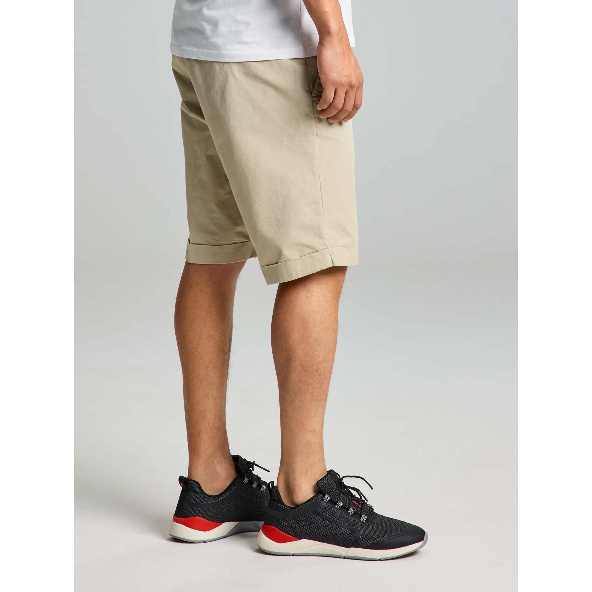 DECK_LGT_CHINO_SHORT_A140003S00_W09_Image_3