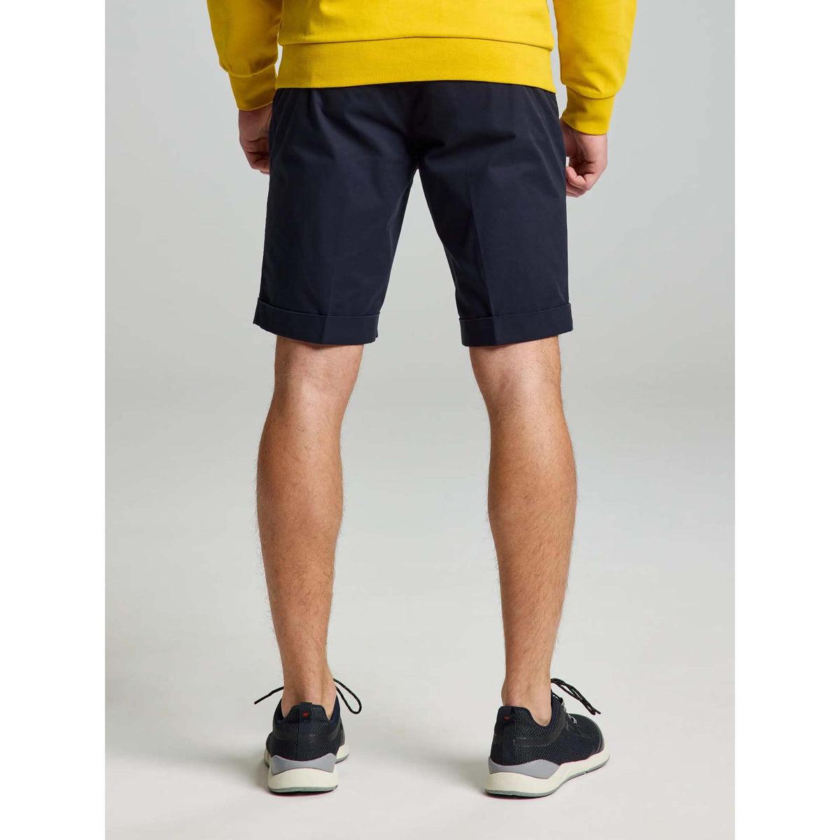 DECK_LGT_CHINO_SHORT_A140003S00_W13_Image_2