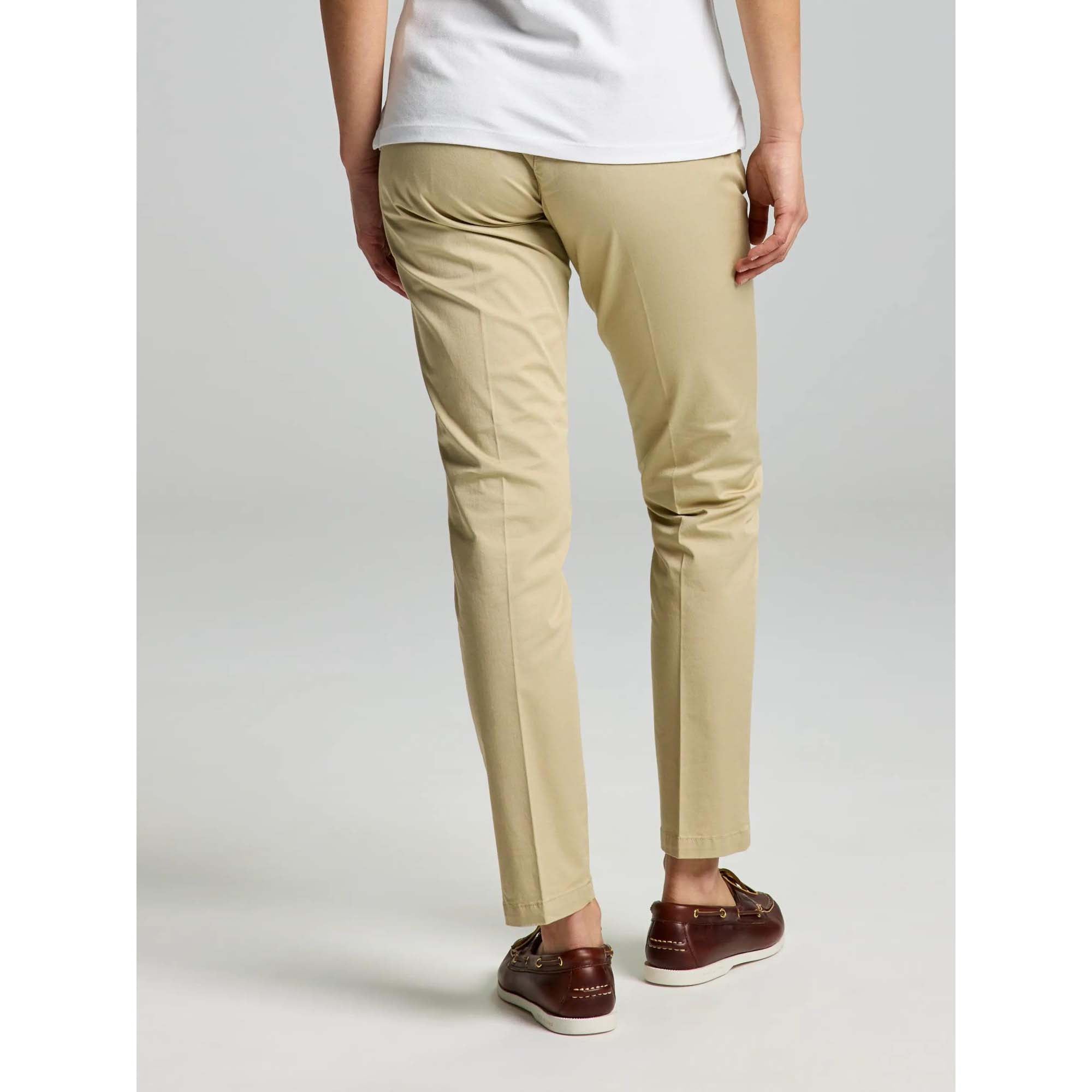 DECK_WS_LGT_CHINO_PANT_A904003S00_W09_Image_2