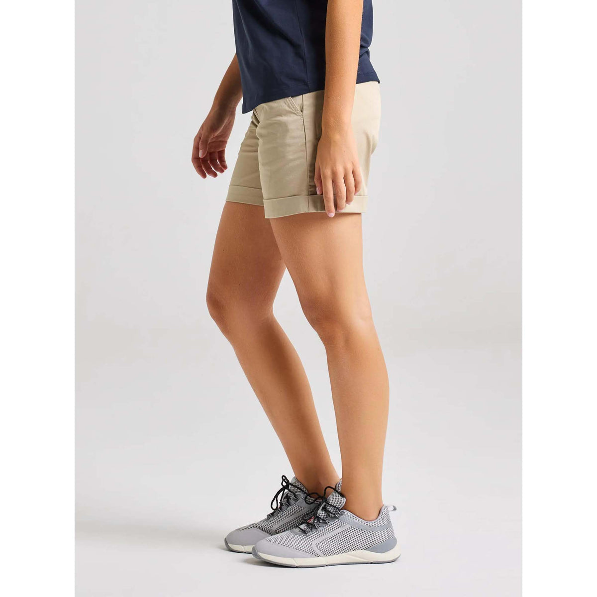 DECK_WS_LGT_CHINO_SHORT_A940003S00_W09_Image_3