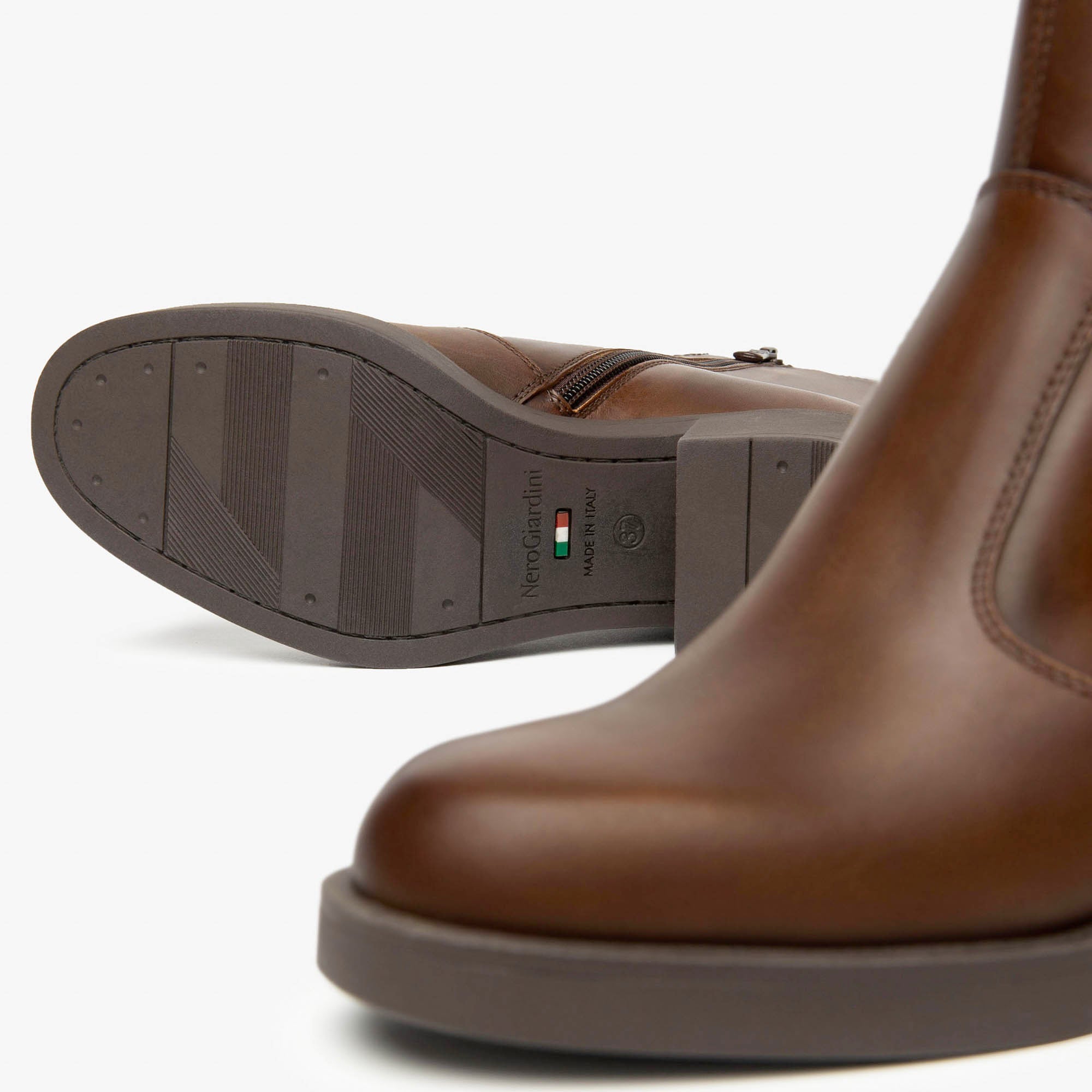 DELAVATO_TR_RONDA_LIGHT_TMOR_I513874D_412_Image_4