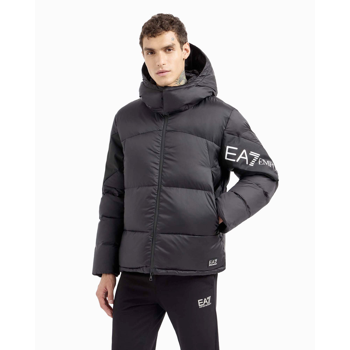 DOWN_JACKET_6DPB33PNEOZ_1200_Image_2
