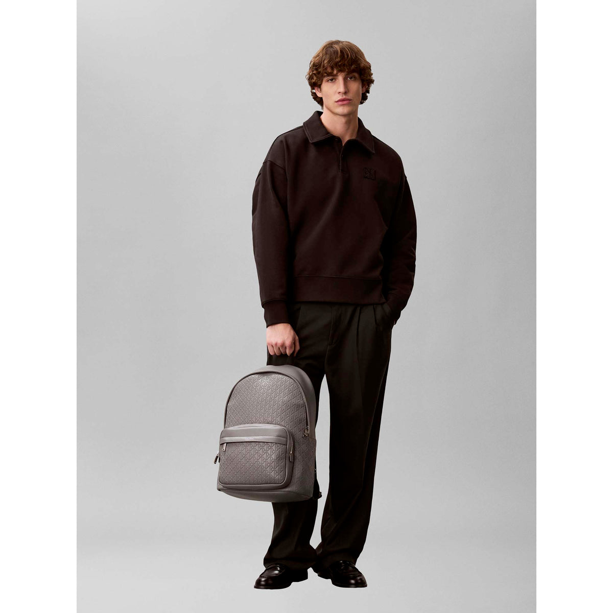 EMBLEM_AOP_EMBOSS_ROUND_BACKPACK_LV04D3202G_PA7_Image_5