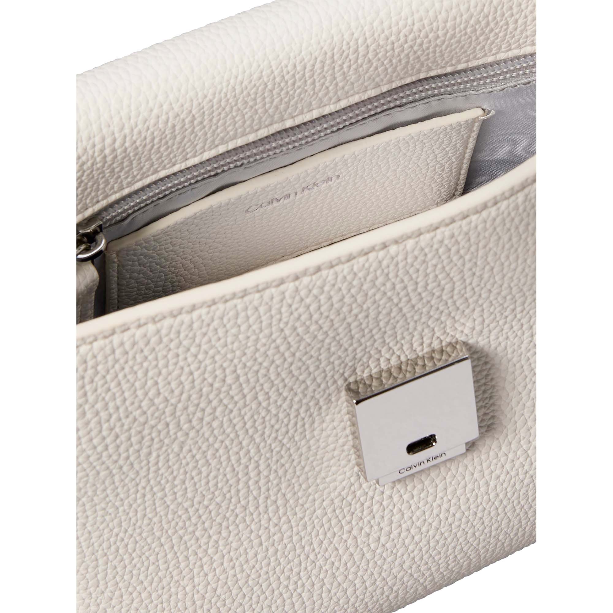 EMBLEM_HW_PEBBLE_CROSSBODY_20_LV04F3511G_4LX_Image_3