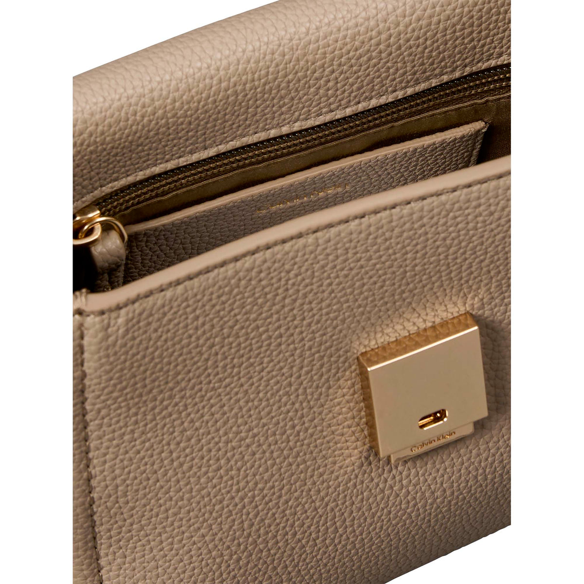 EMBLEM_HW_PEBBLE_CROSSBODY_20_LV04F3511G_VFU_Image_3