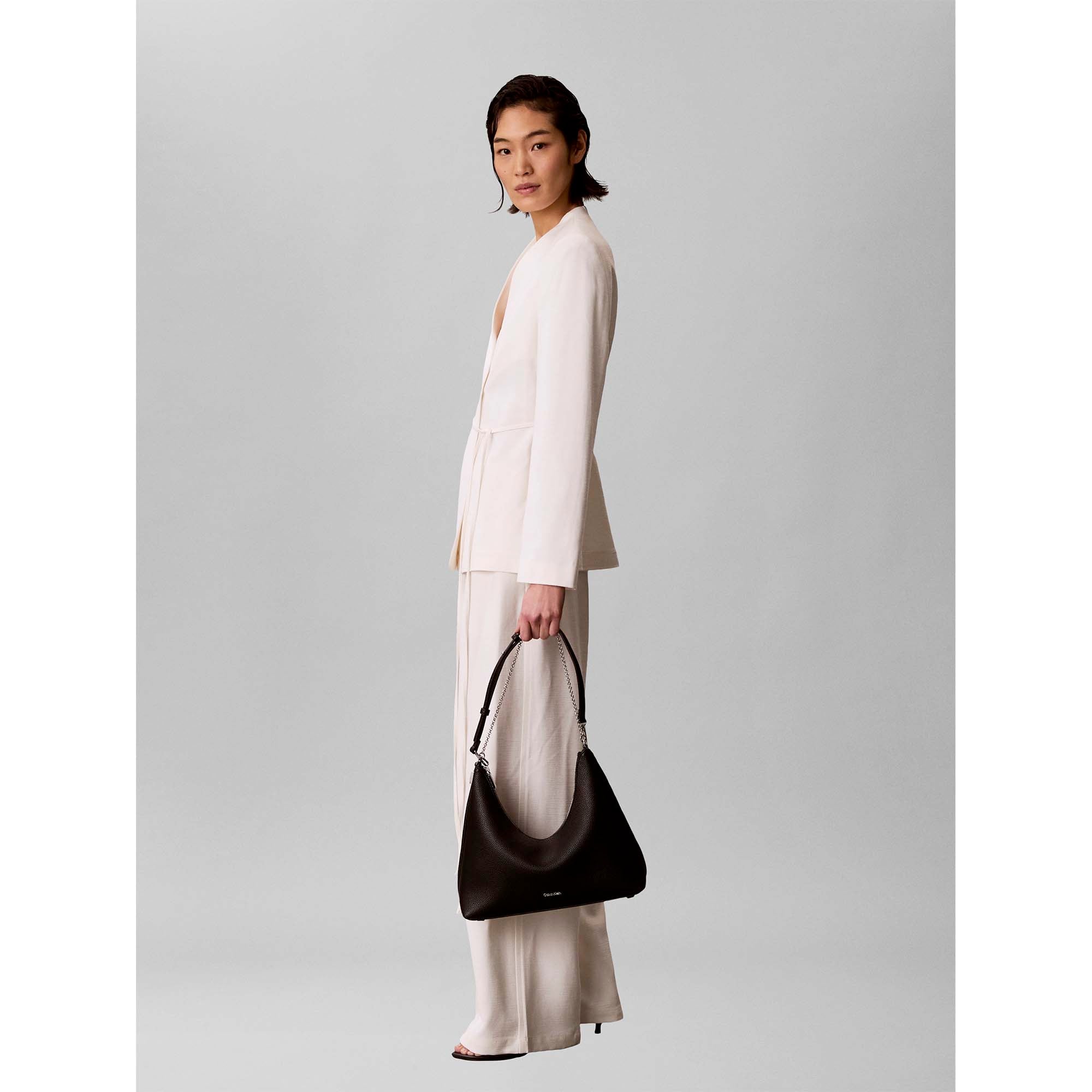 EMBLEM_HW_PEBBLE_TOP_ZIP_HOBO_LV04F3495G_UB1_Image_5