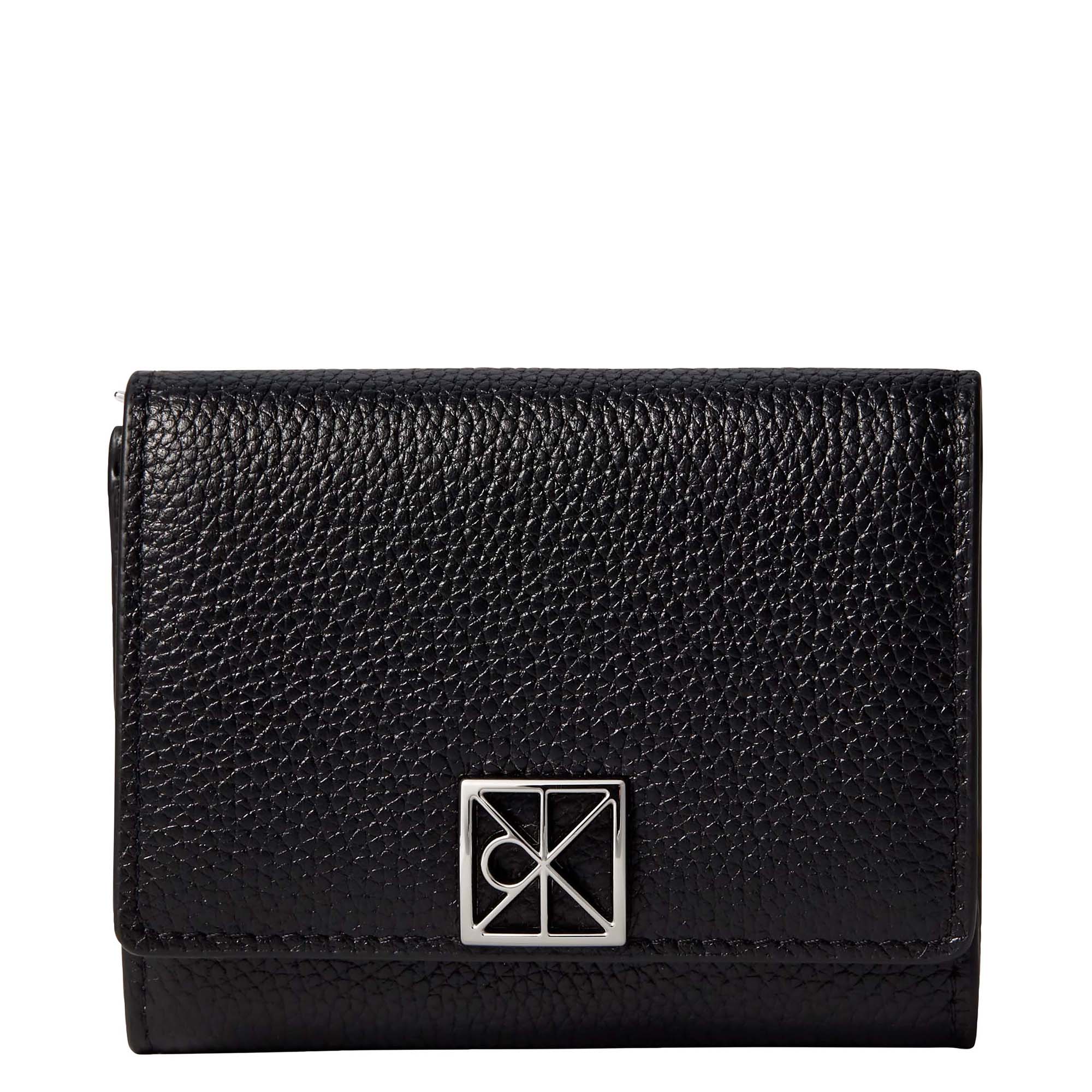 EMBLEM_HW_PEBBLE_TRIFOLD_WZIP_LV04F1128G_UB1_Image_1