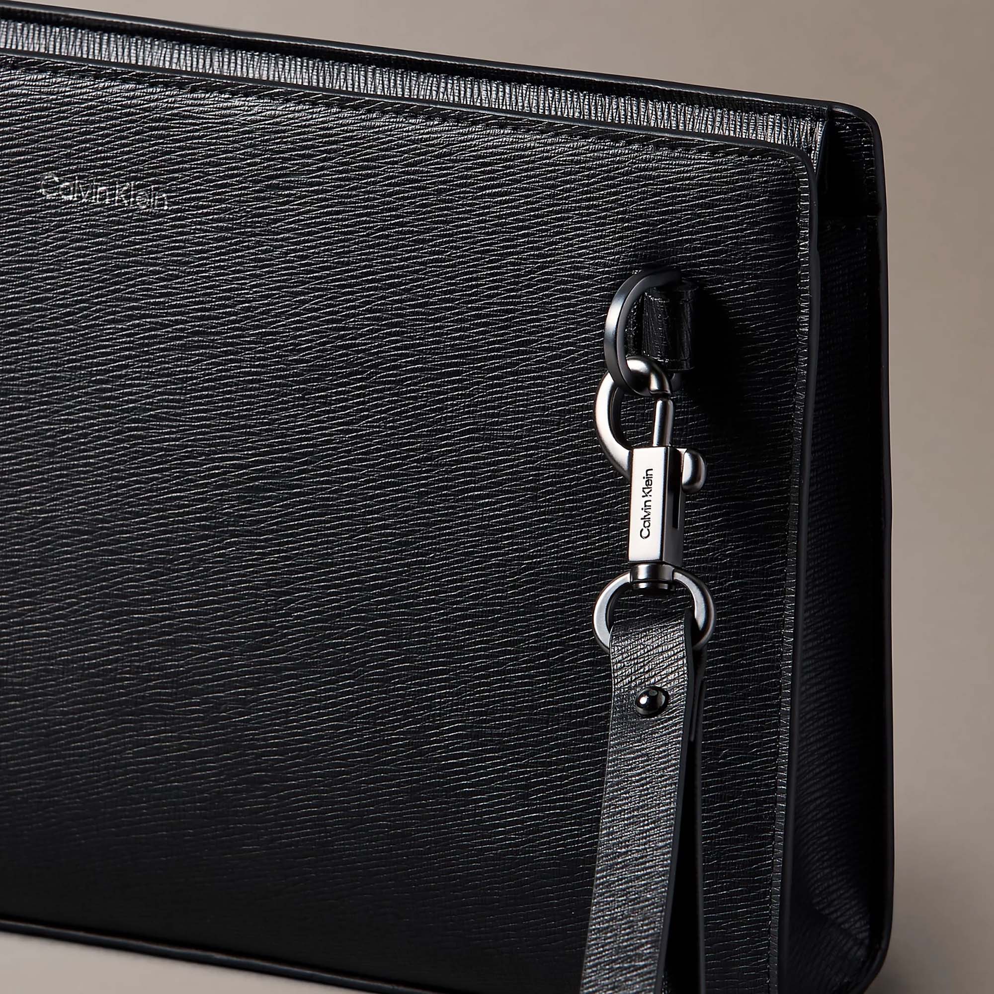 EMBLEM_HW_POUCH_WITH_HANDLE_LV04D1170G_UB1_Image_4