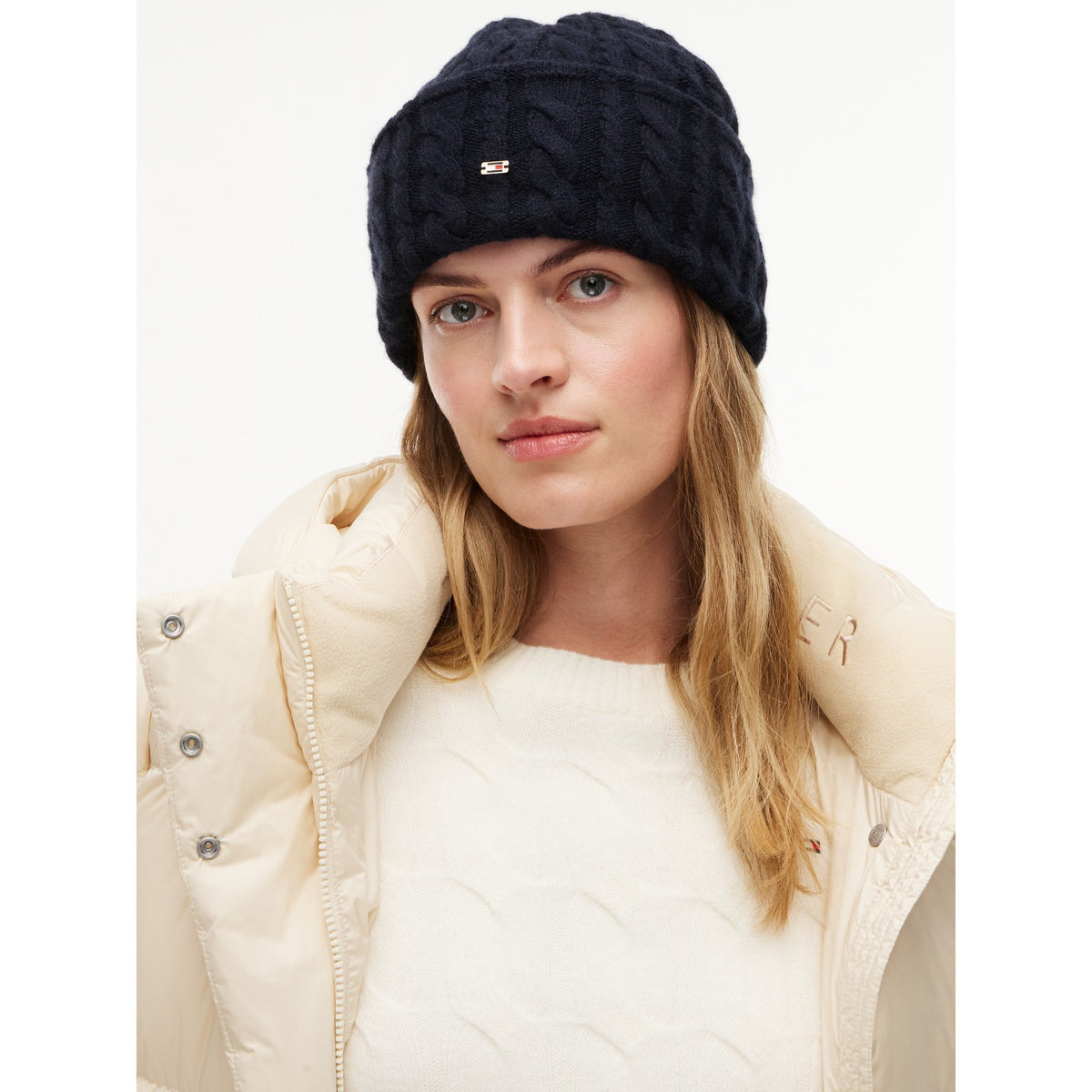 ENAMEL_FLAG_CABLE_BEANIE_AW0AW19111_DW6_Image_2