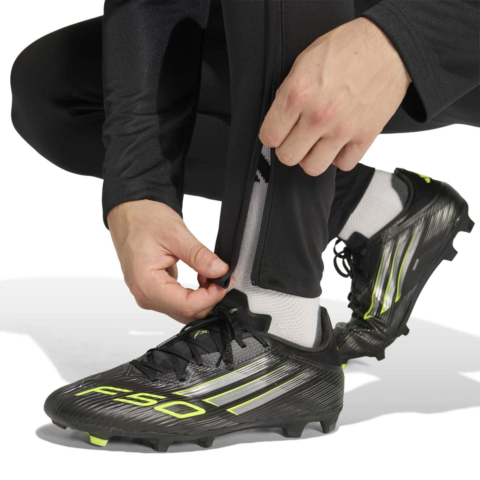 ENT26_TR_PNT_KE9848_BLACKWH_Image_4