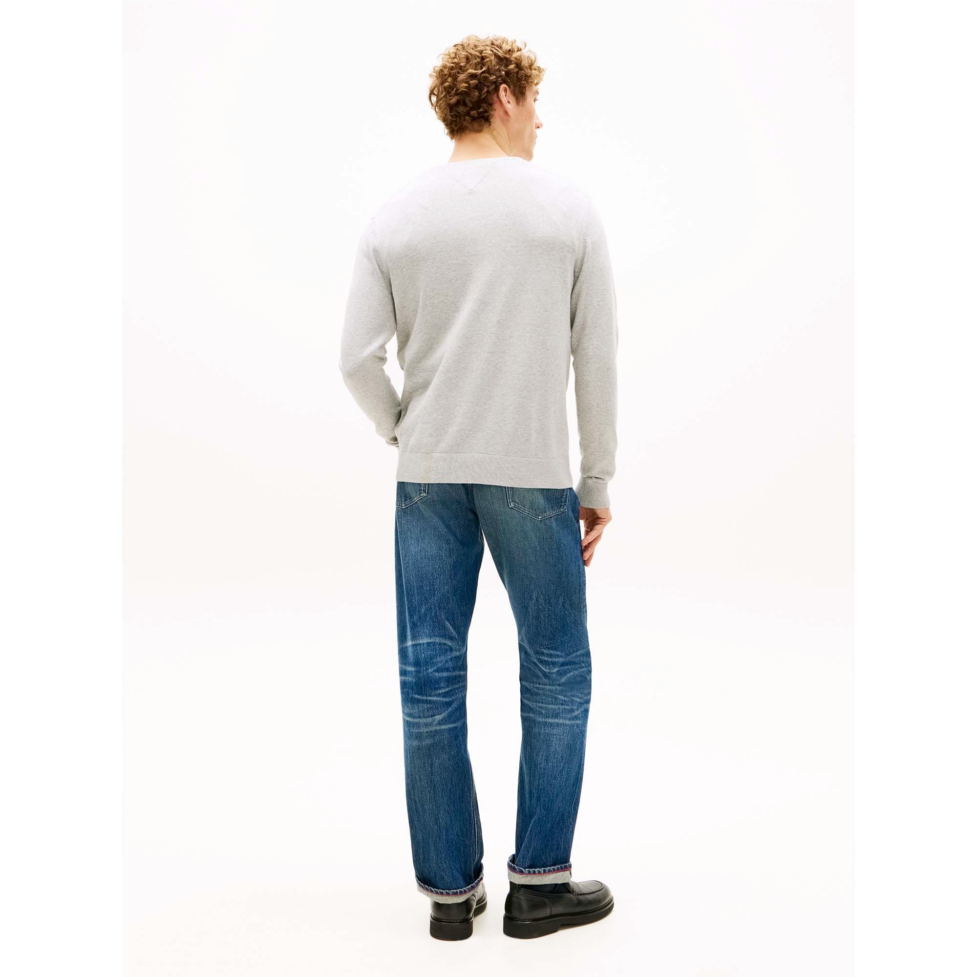 ESSENTIAL_COTTON_V_NECK_MW0MW42249_P01_Image_3