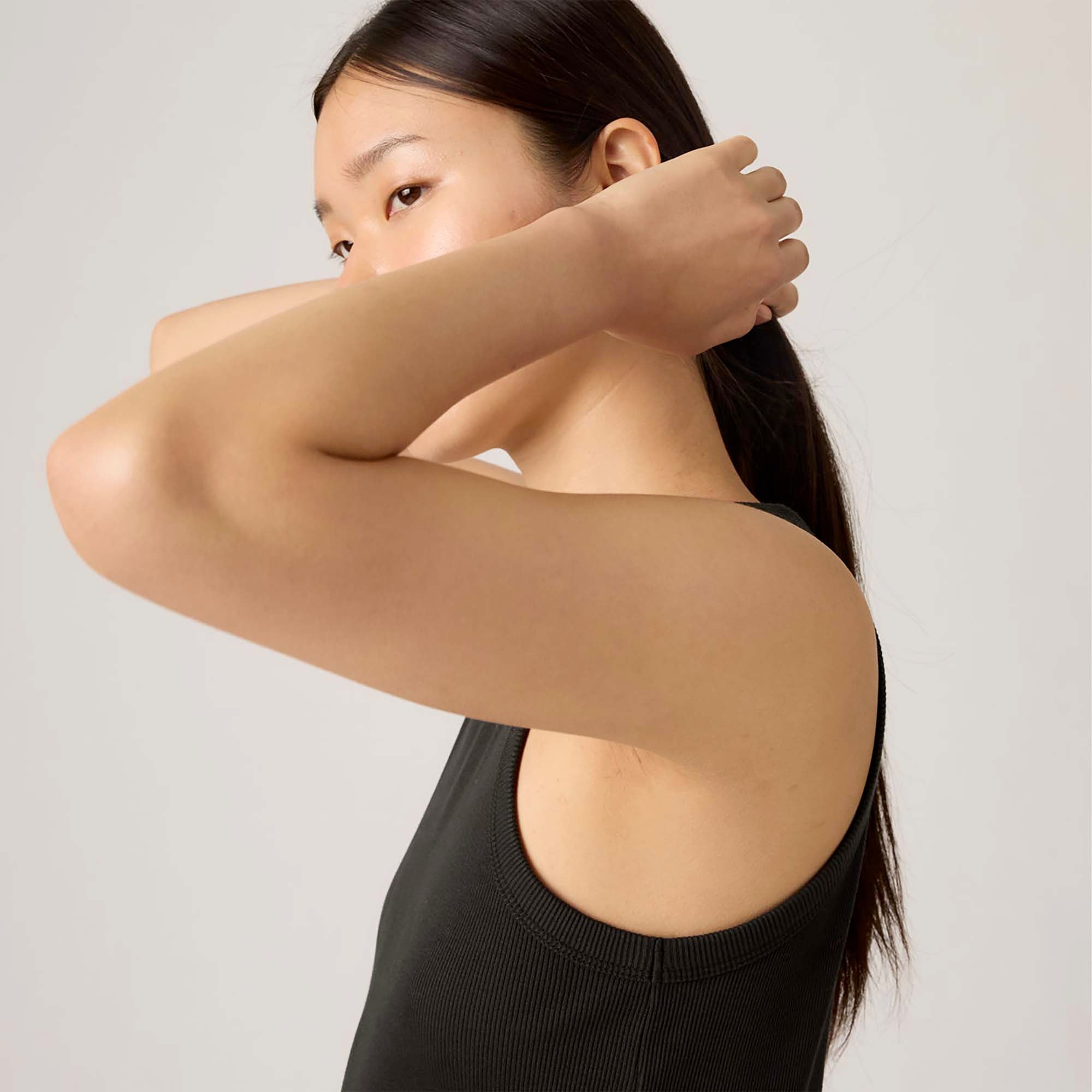 ESSENTIAL_RACER_TANK_A3381_0001_Image_4