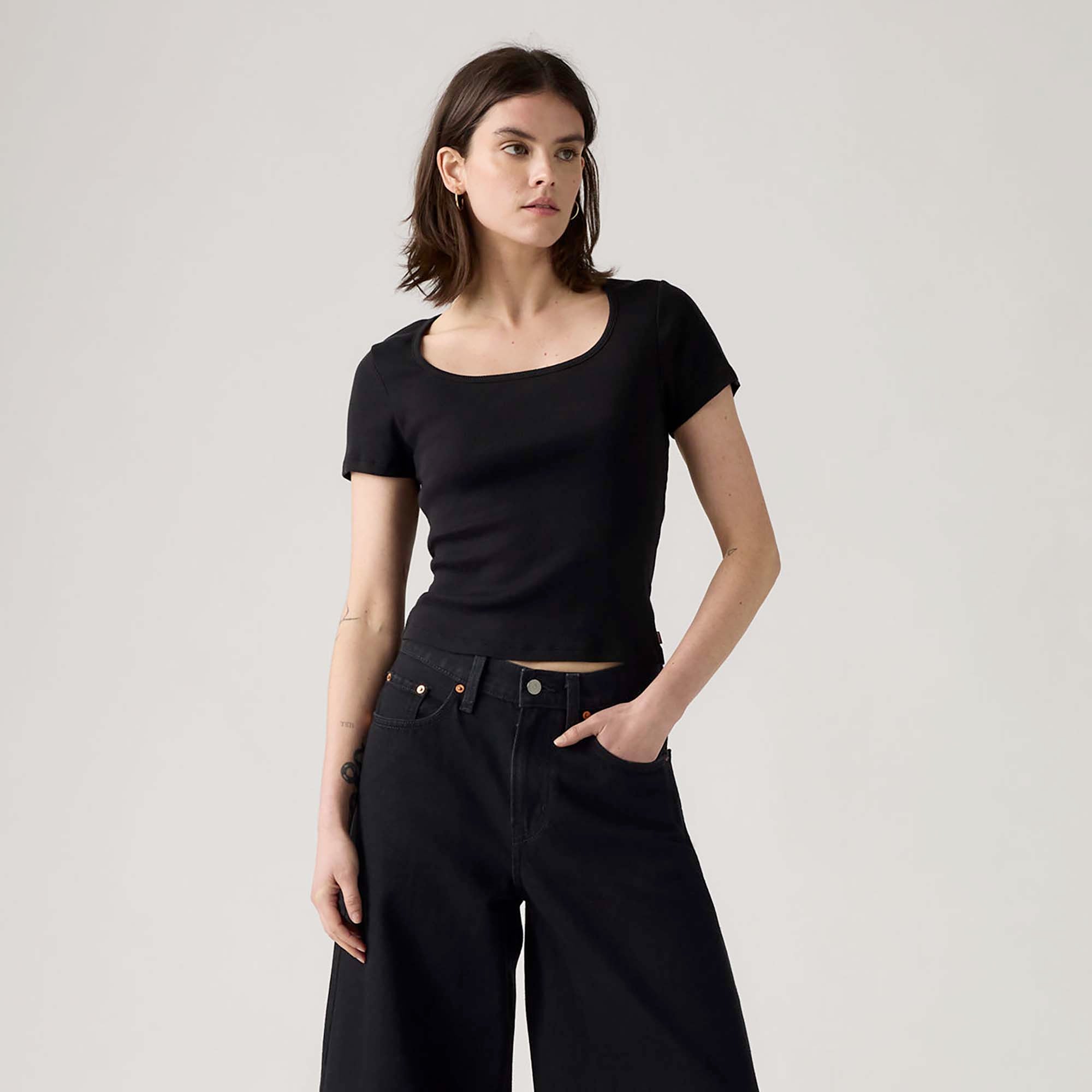 ESSENTIAL_SQRD_NECK_TEE_003PU_0001_Image_2