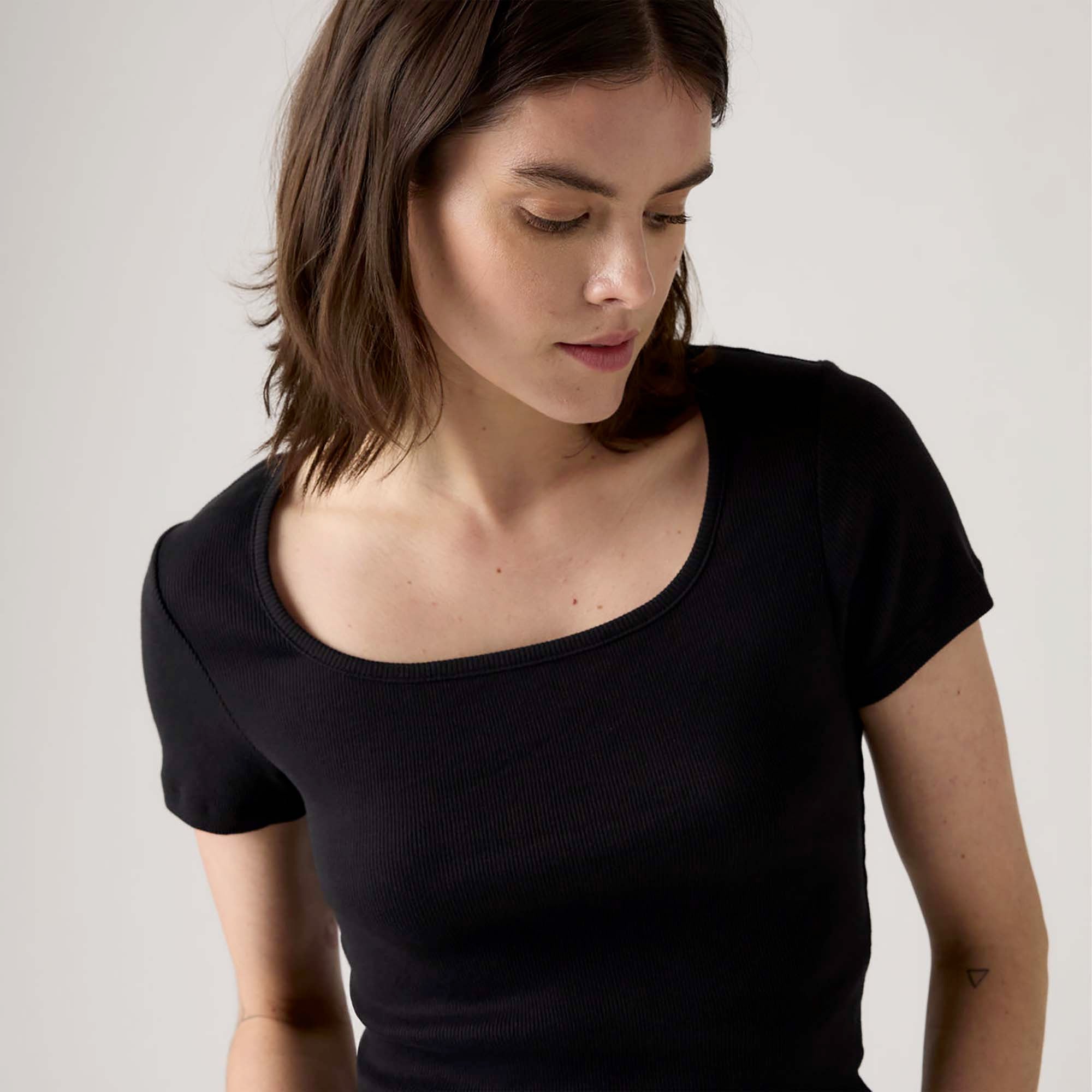 ESSENTIAL_SQRD_NECK_TEE_003PU_0001_Image_4