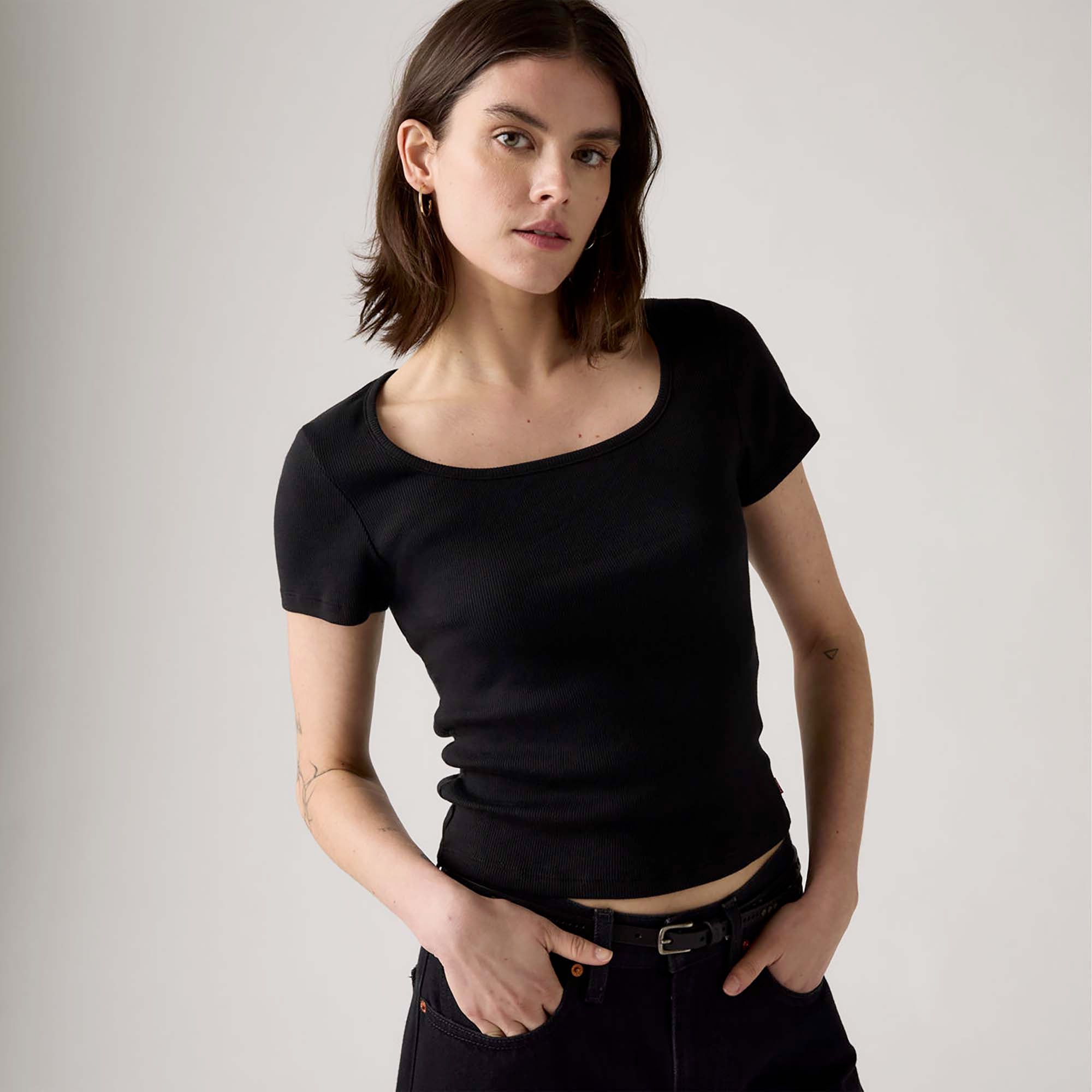 ESSENTIAL_SQRD_NECK_TEE_003PU_0001_Image_5