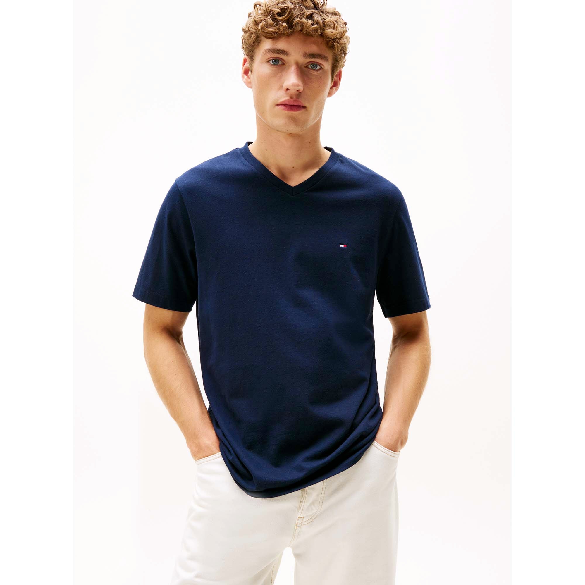 ESSENTIAL_V-NECK_TEE_MW0MW39249_DW5_Image_2