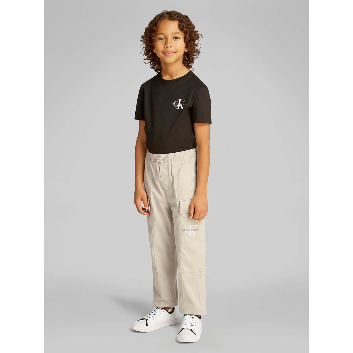 ESSENTIAL_WOVEN_CARGO_PANTS_CKIB0IB02270T_PA8_Image_3