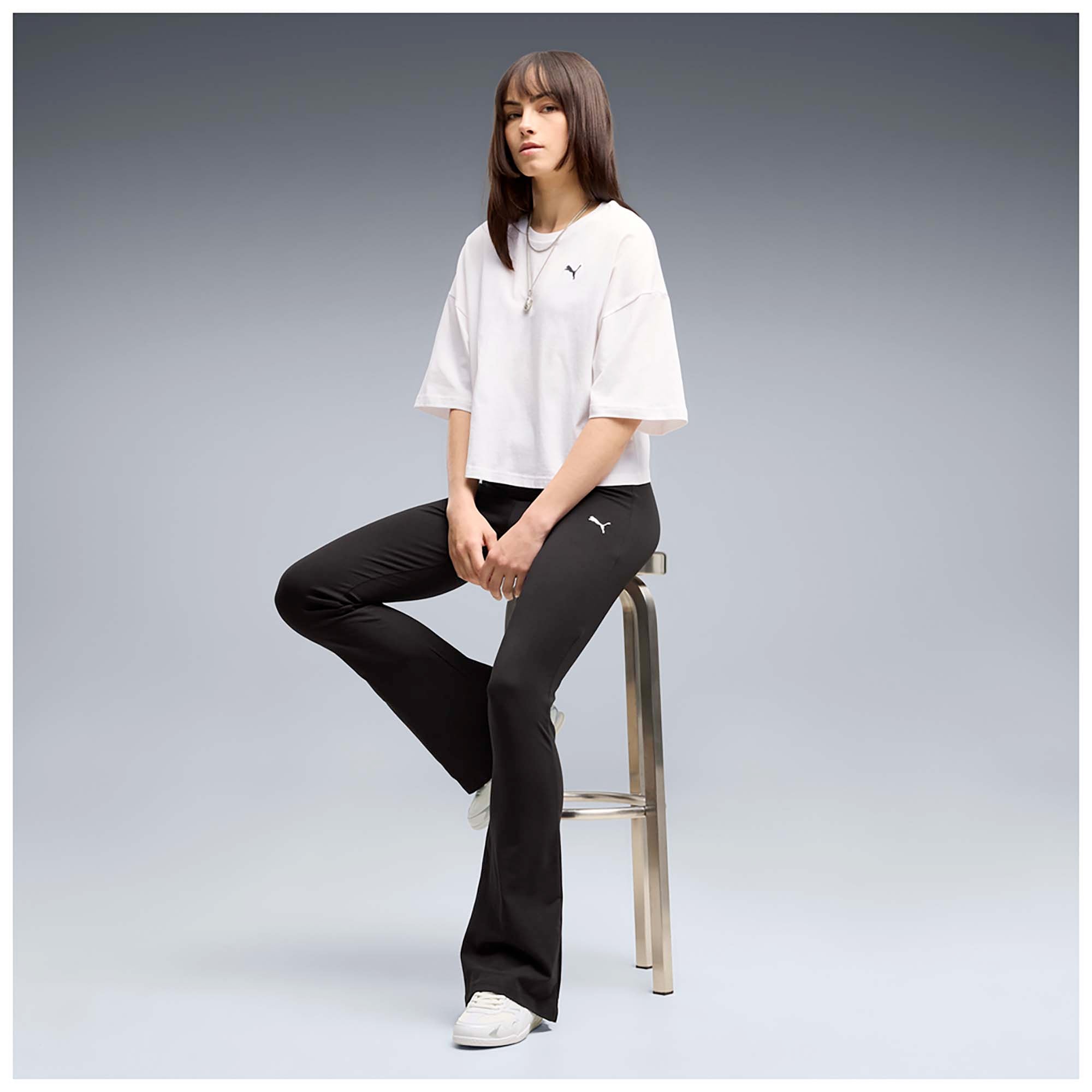 ESS_HIGH-WAIST_FLARED_LEGGINGS_631542_01_Image_4