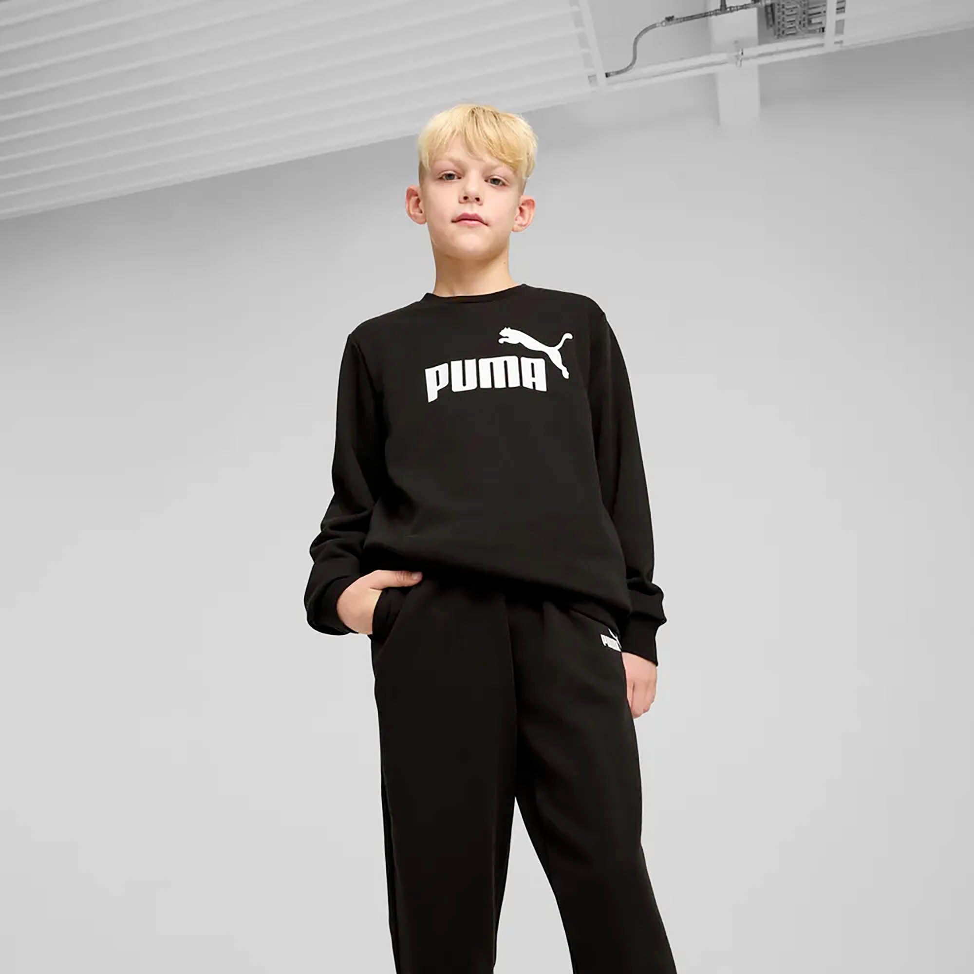 ESS_LOGO_CREW_SWEAT_SUIT_TR_686296_01_Image_4
