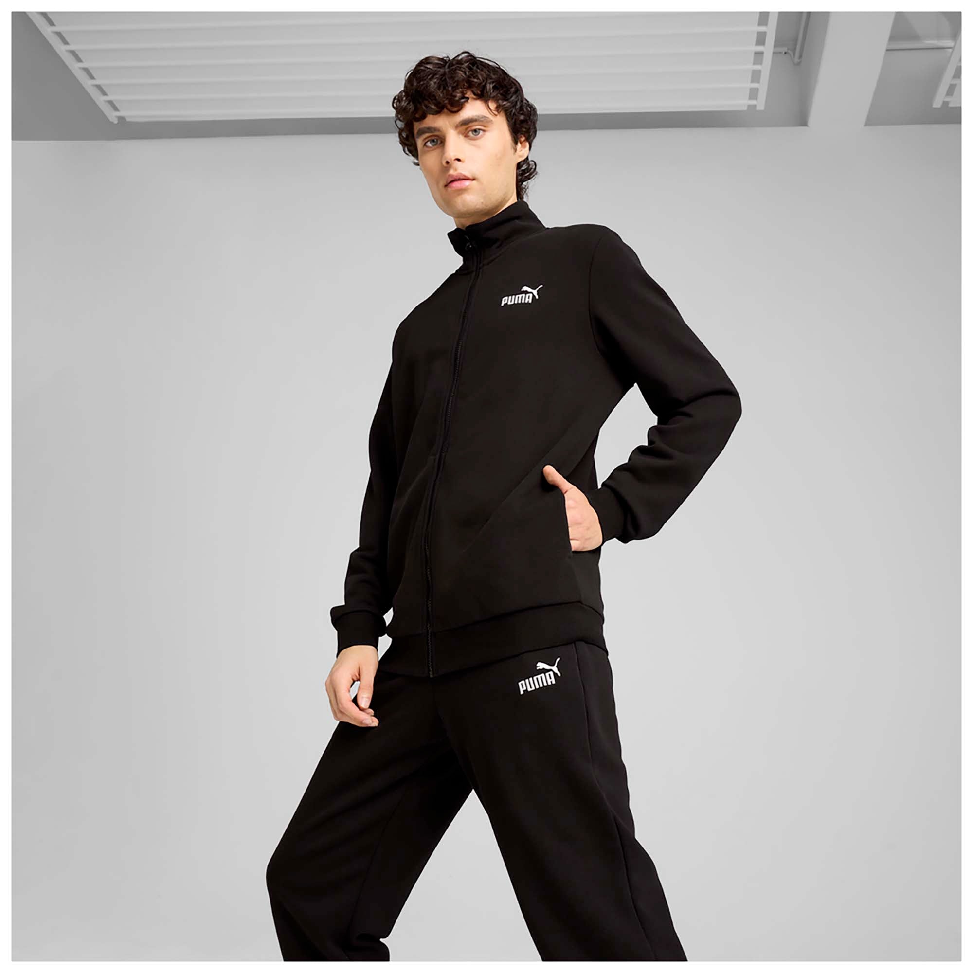ESS_NO1_LOGO_TR_KNITTED_SUIT_684848_01_Image_4
