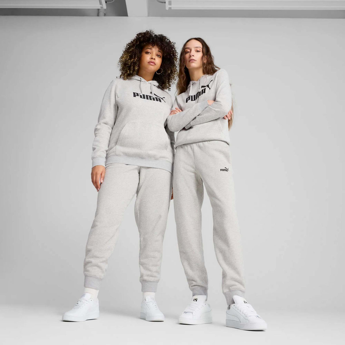 ESS_SMALL_NO_1_LOGO_SWEATPANTS_FL_CL_682448_04_Image_4