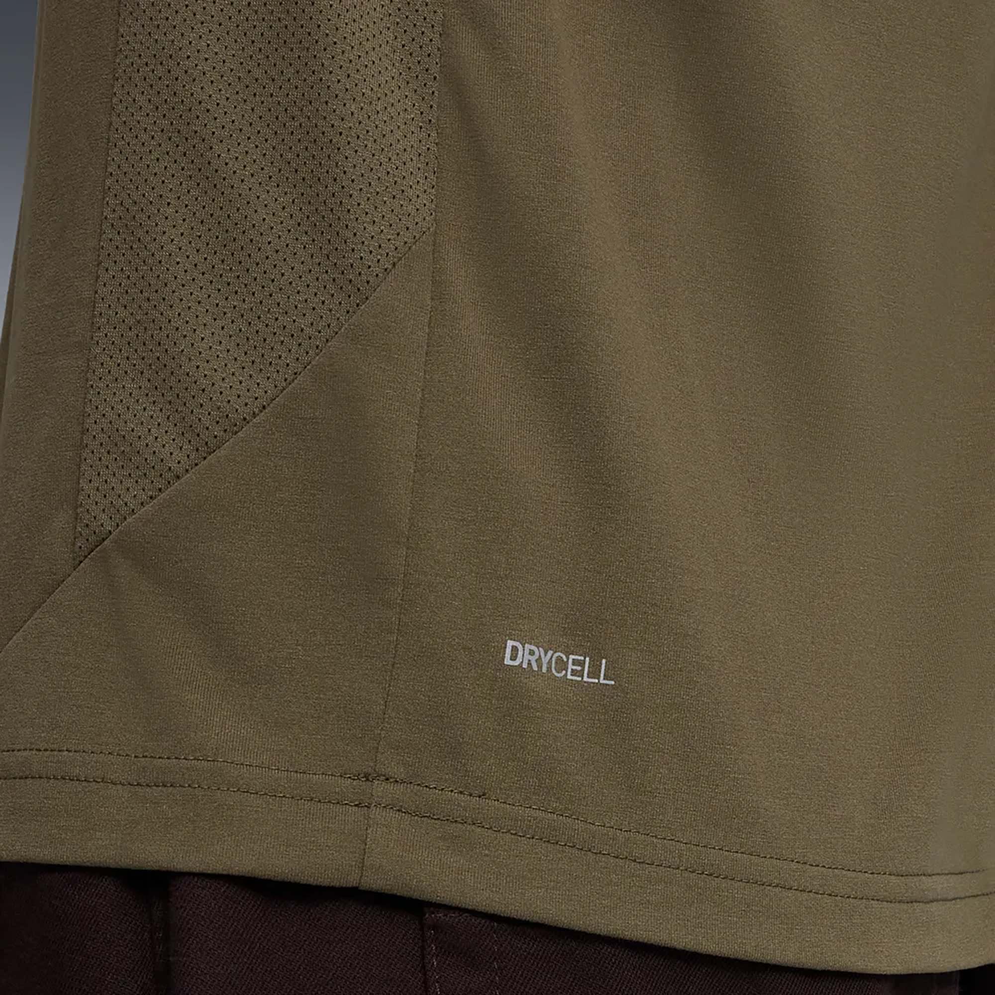 EVOSTRIPE_TEE_692189_81_Image_4