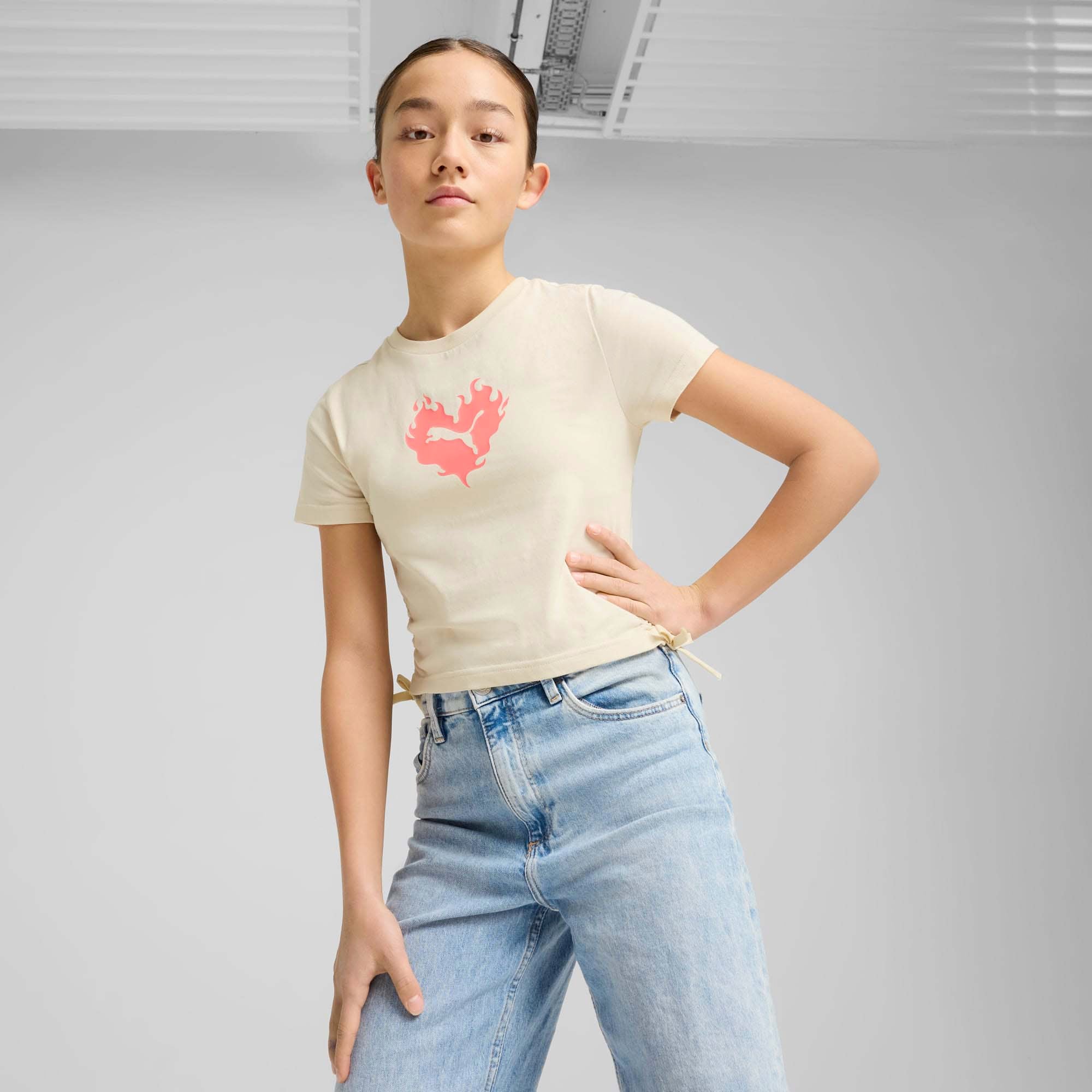 FLAMING_LOVE_KNOTTED_TEE_G_685108_87_Image_3