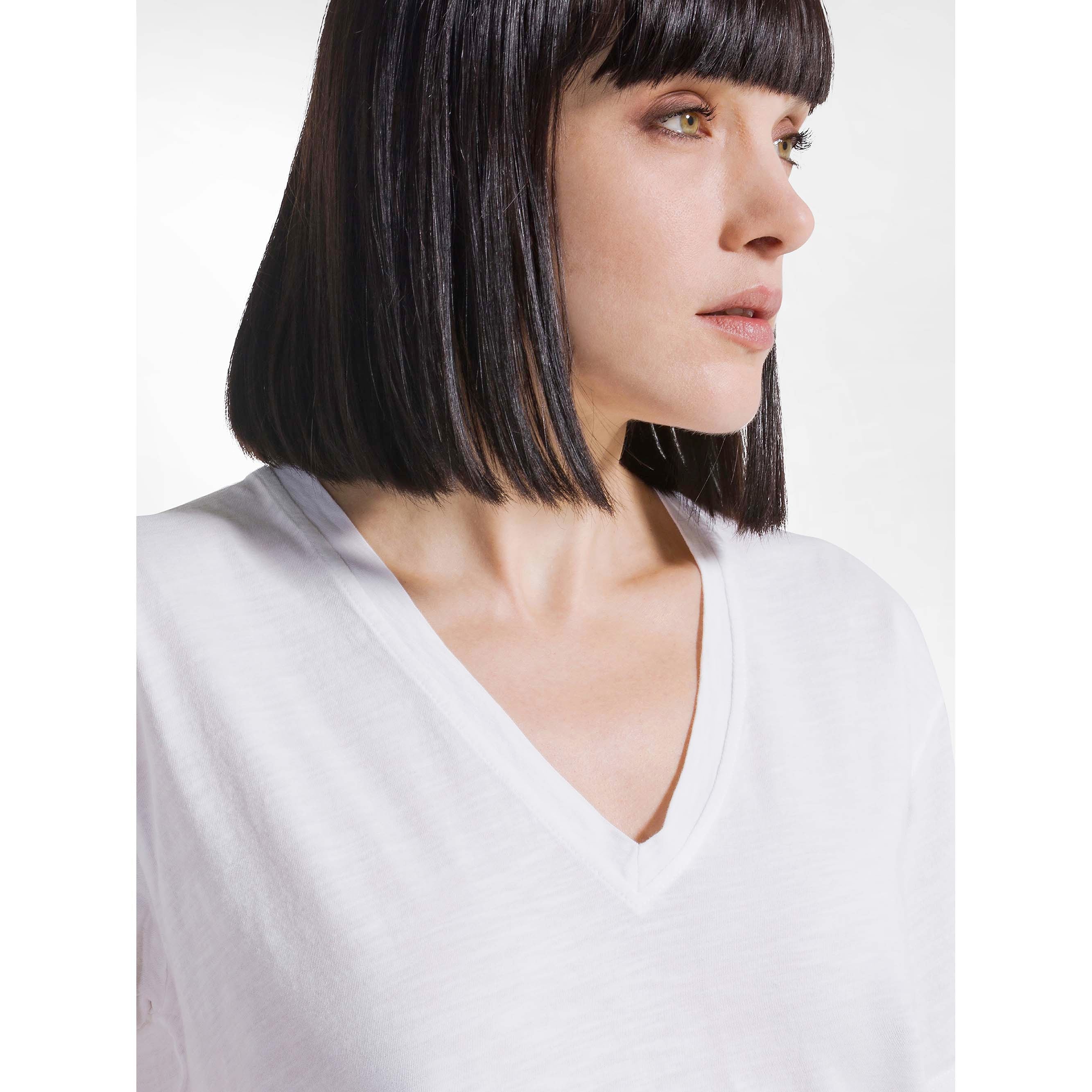 FLAMME_V-NECK_WIDE_D42515_10001_Image_4