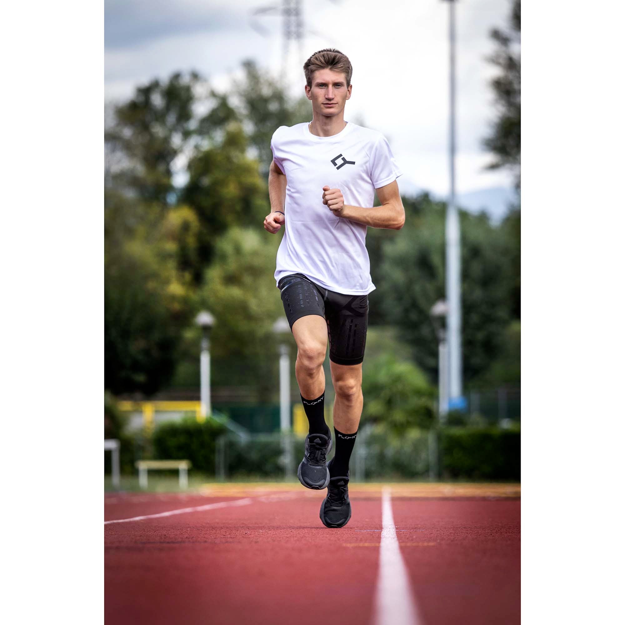 FLOKY_RUN_UP_MEDIUM_FLRM_001_Image_4