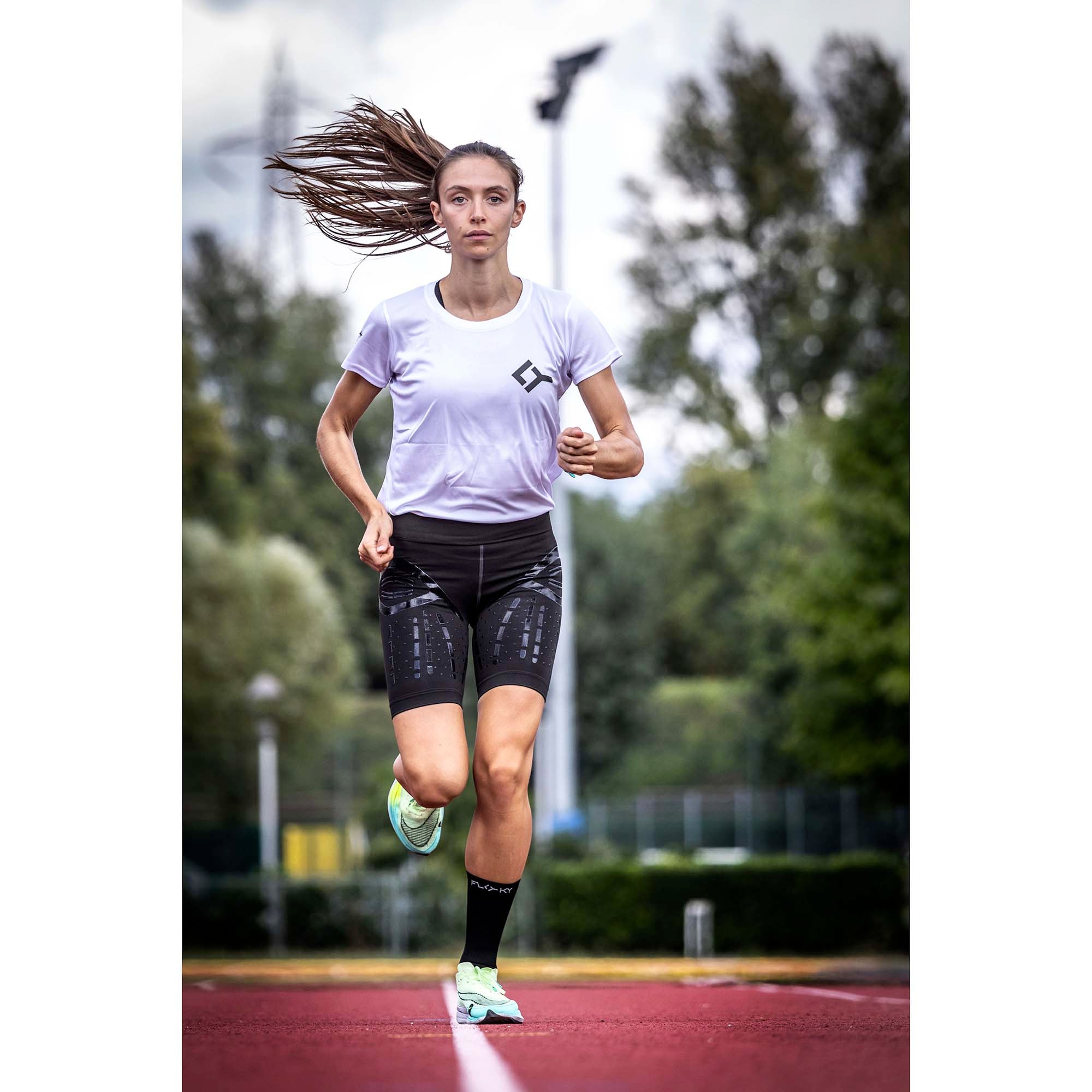 FLOKY_RUN_UP_MEDIUM_FLRM_001_Image_5