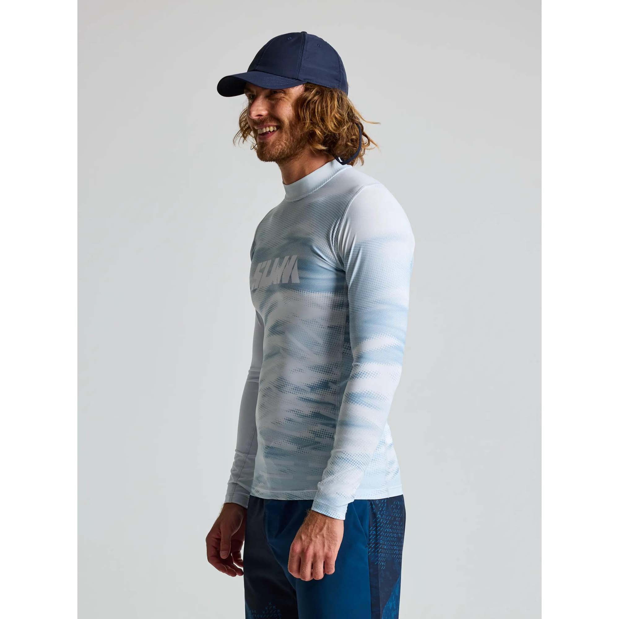 FOIL_RASHGUARD_LS_A119002S00_W68_Image_3