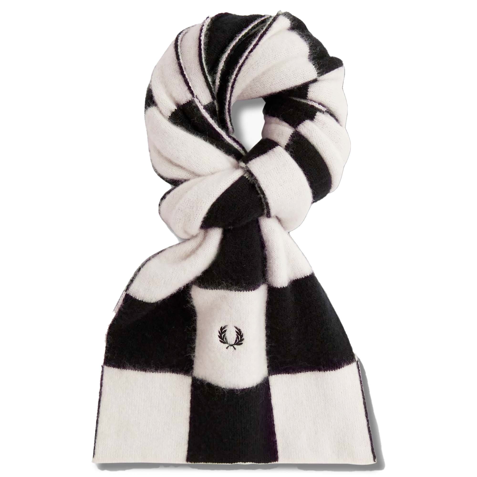FP_CHEQUERBOARD_LAMBSWOOL_SCARF_C8155_560_Image_1