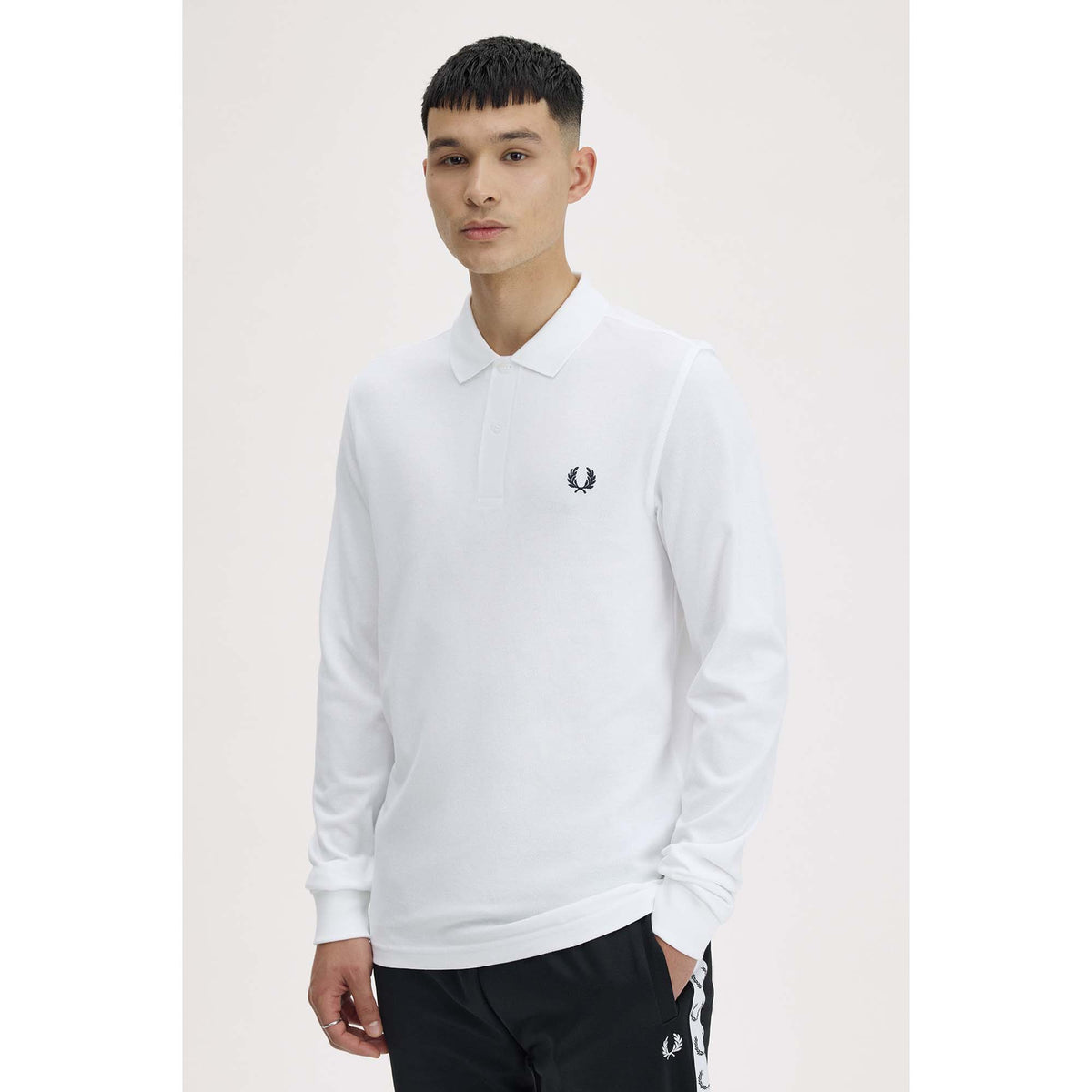 FP_LONG_SLEEVE_FRED_PERRY_SHIRT_M6006_100_Image_4