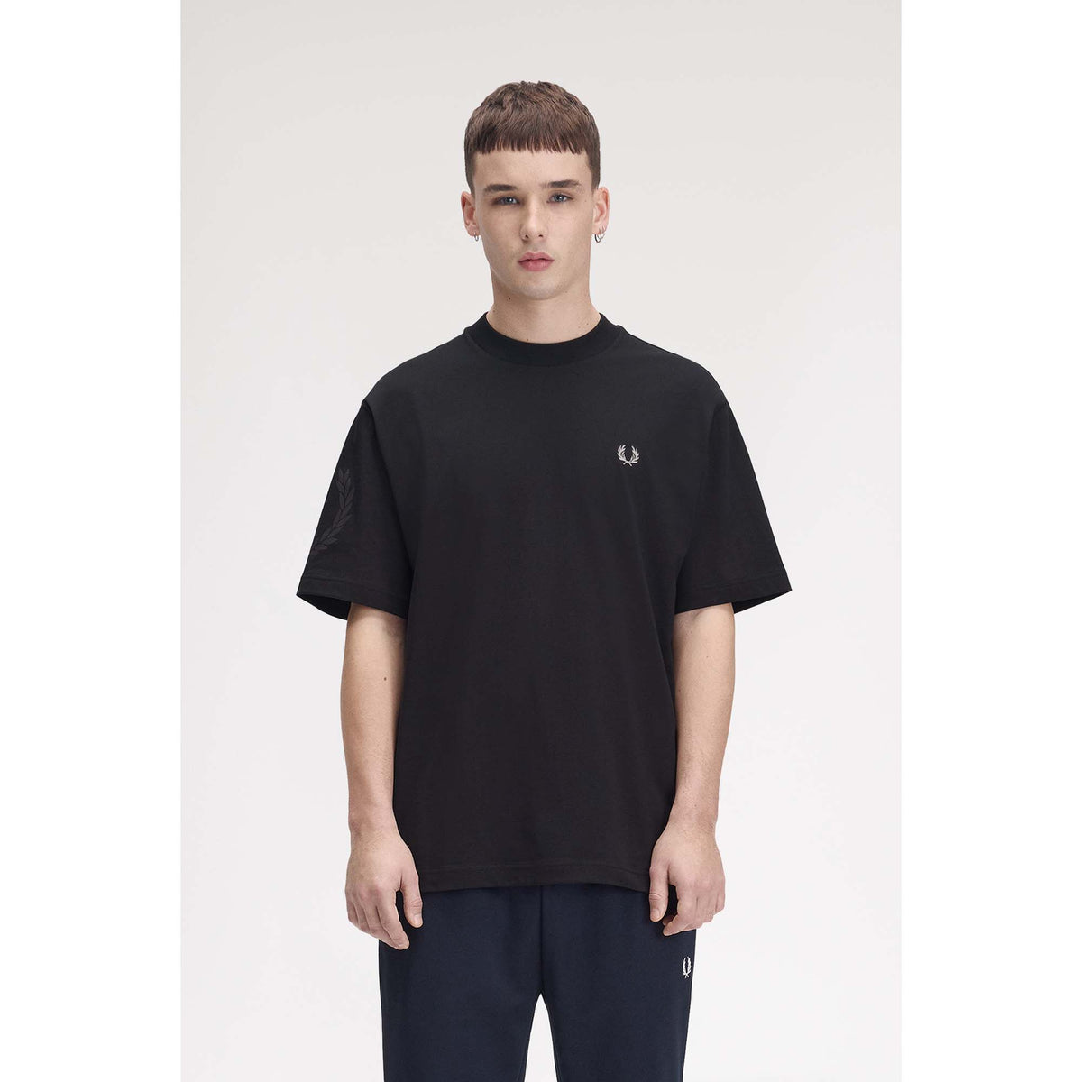 FP_REFLECTIVE_LAURELWREATH_TSHIRT_M3491_102_Image_2