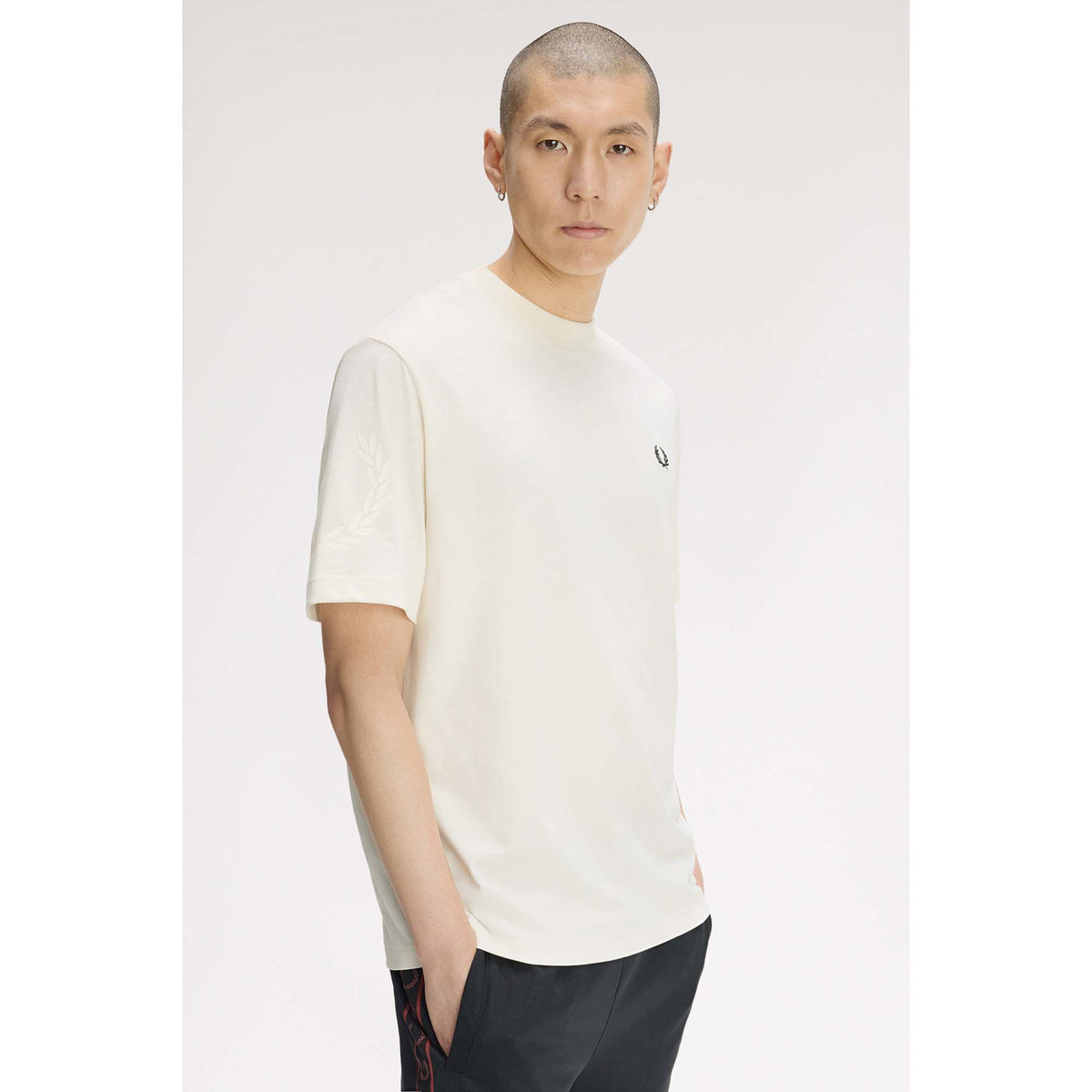 FP_REFLECTIVE_LAURELWREATH_TSHIRT_M3491_560_Image_4