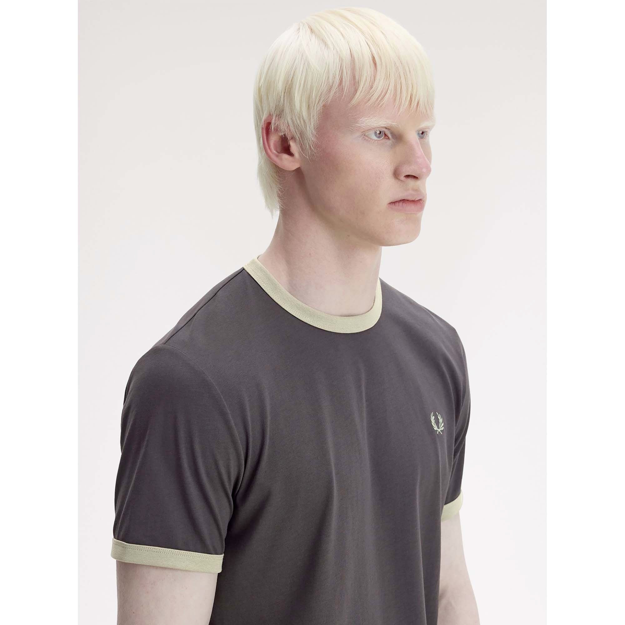 FP_RINGER_T-SHIRT_M3519_32B_Image_4